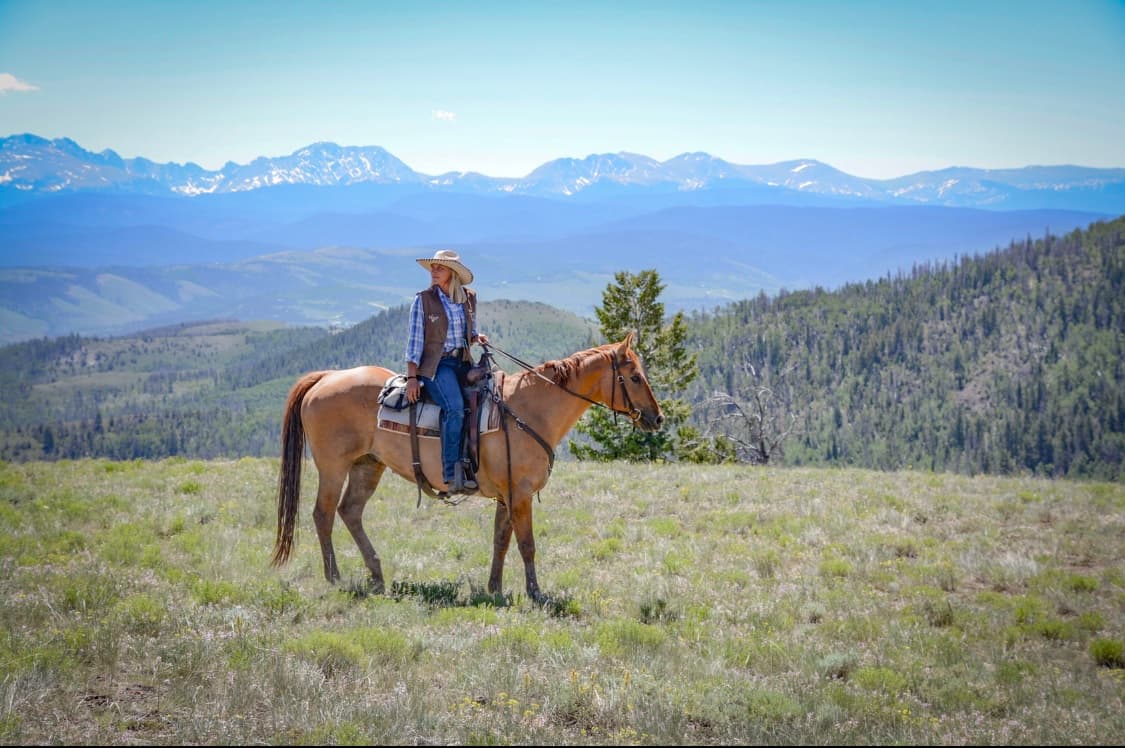 Picture of Mckenzie riding a horse