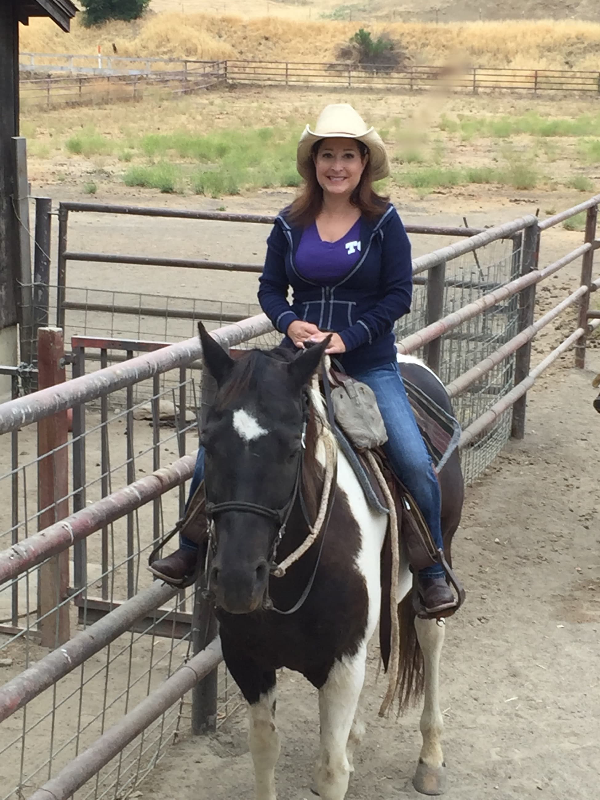 Picture of Elyse riding a horse