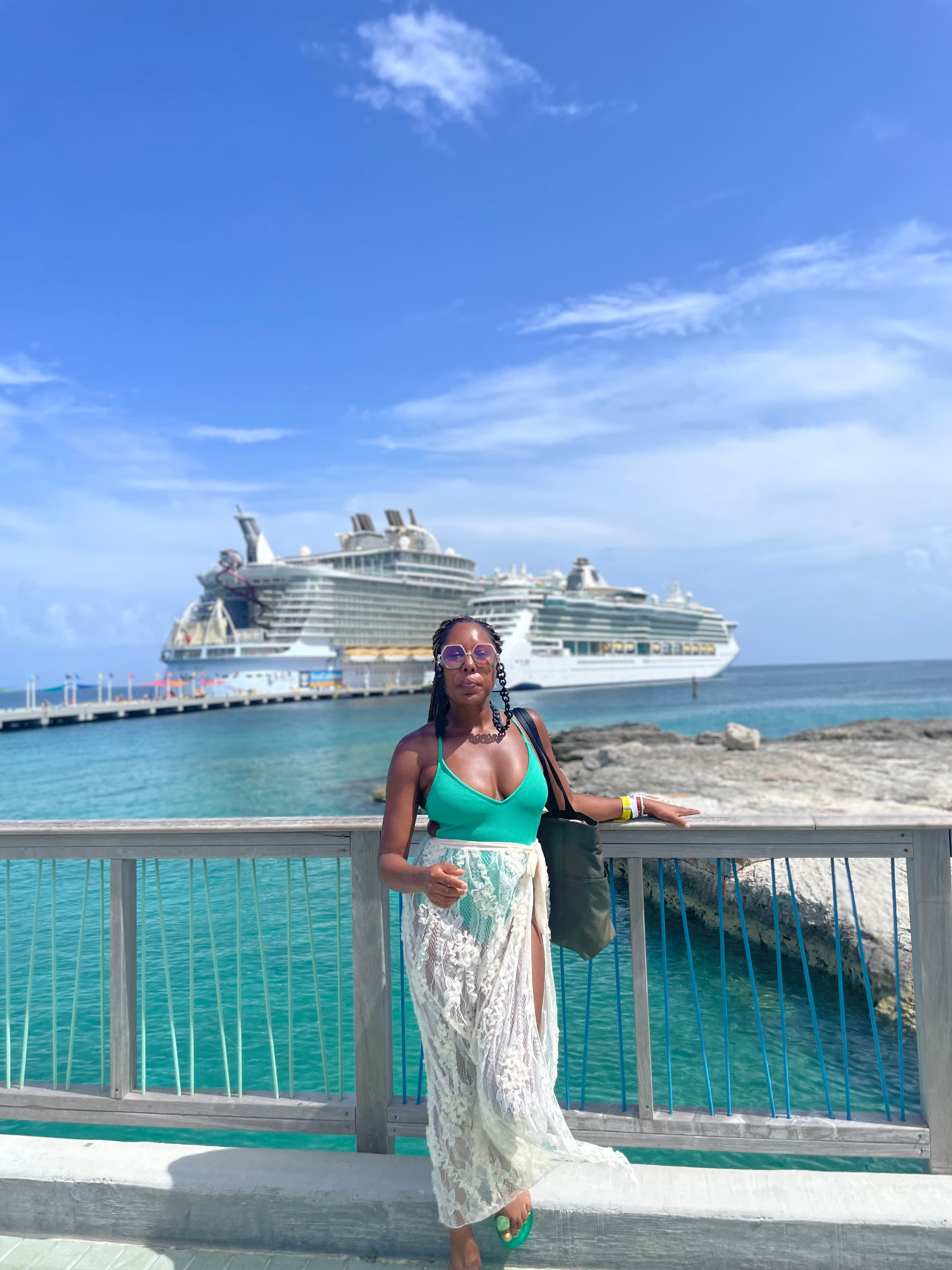 Picture of Lynnett with cruise ship in back