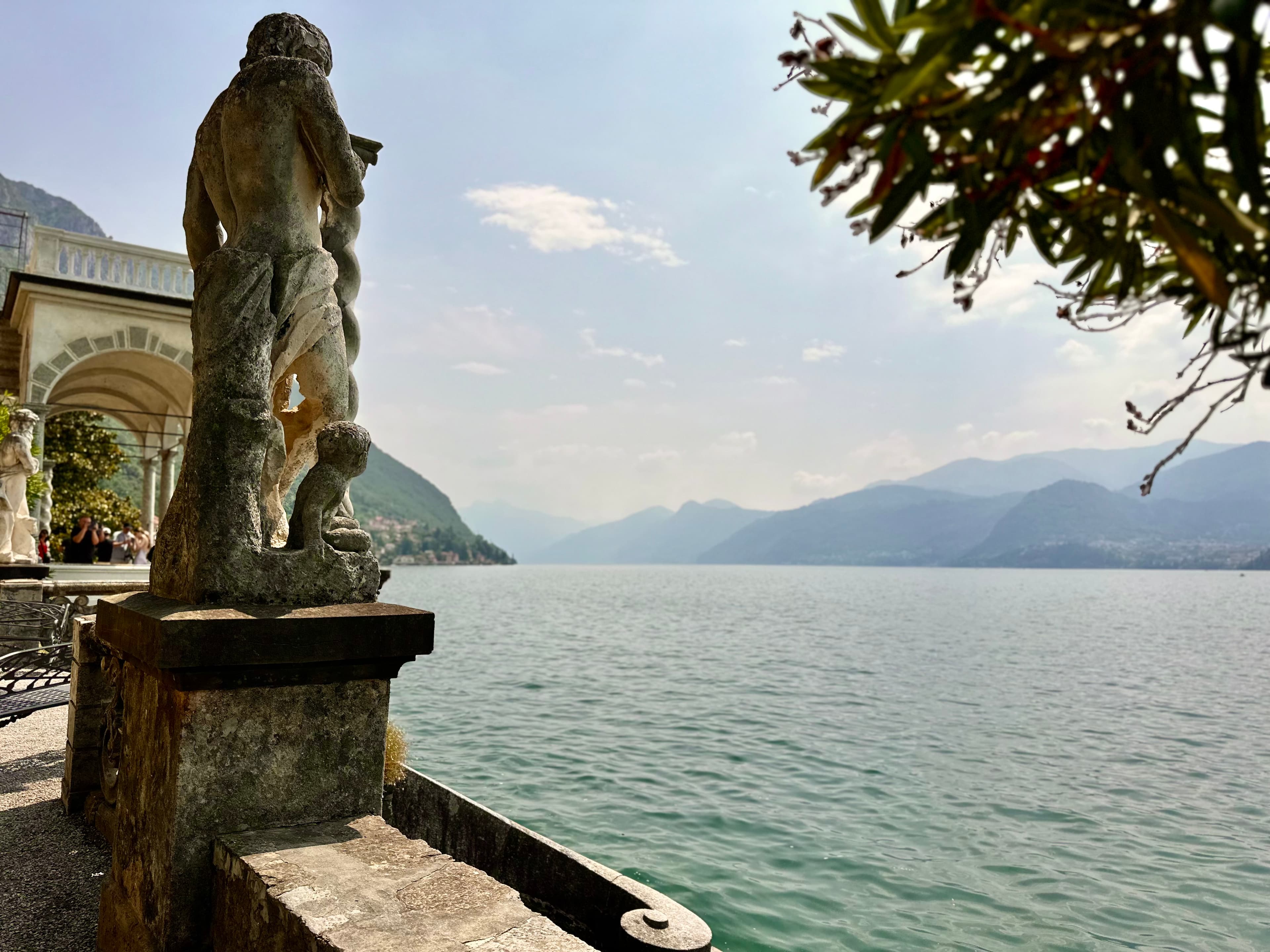 Picture of a sculpture with sea view