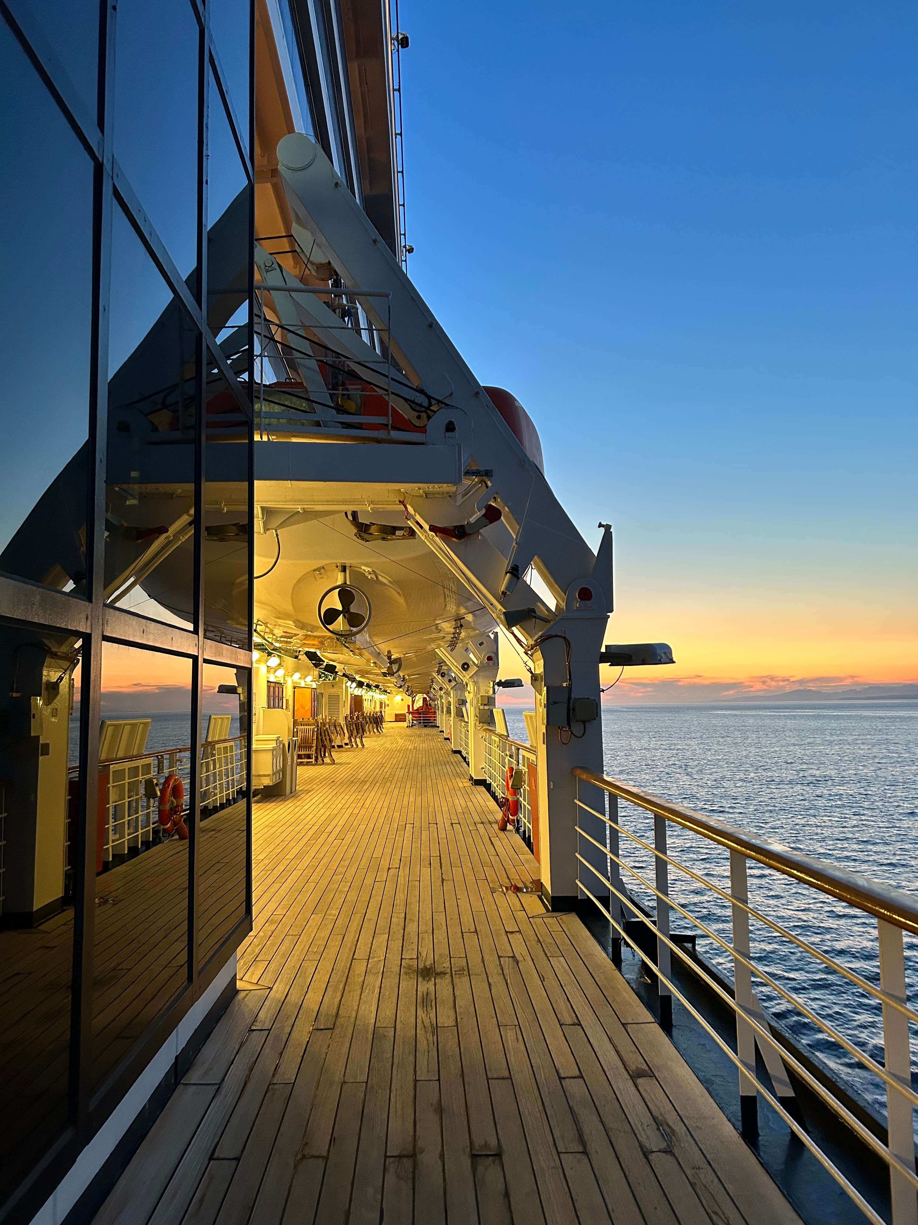 Picture of a cruise ship