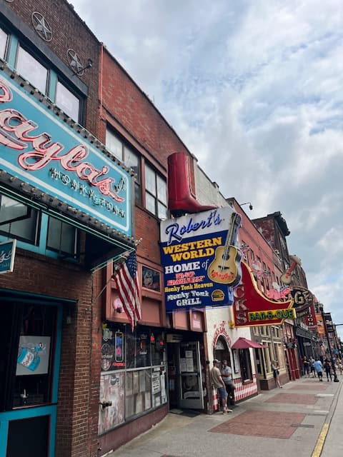 Music City Hotel Spotlight: JW Marriott Nashville curated by Stacey Walsh