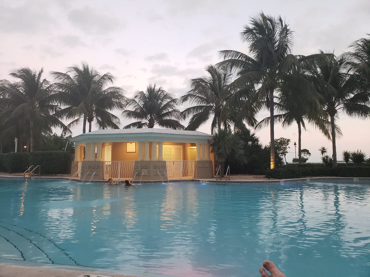 Key Largo & Upper Keys: Your Guide to Family Adventures curated by Thomas Schutte