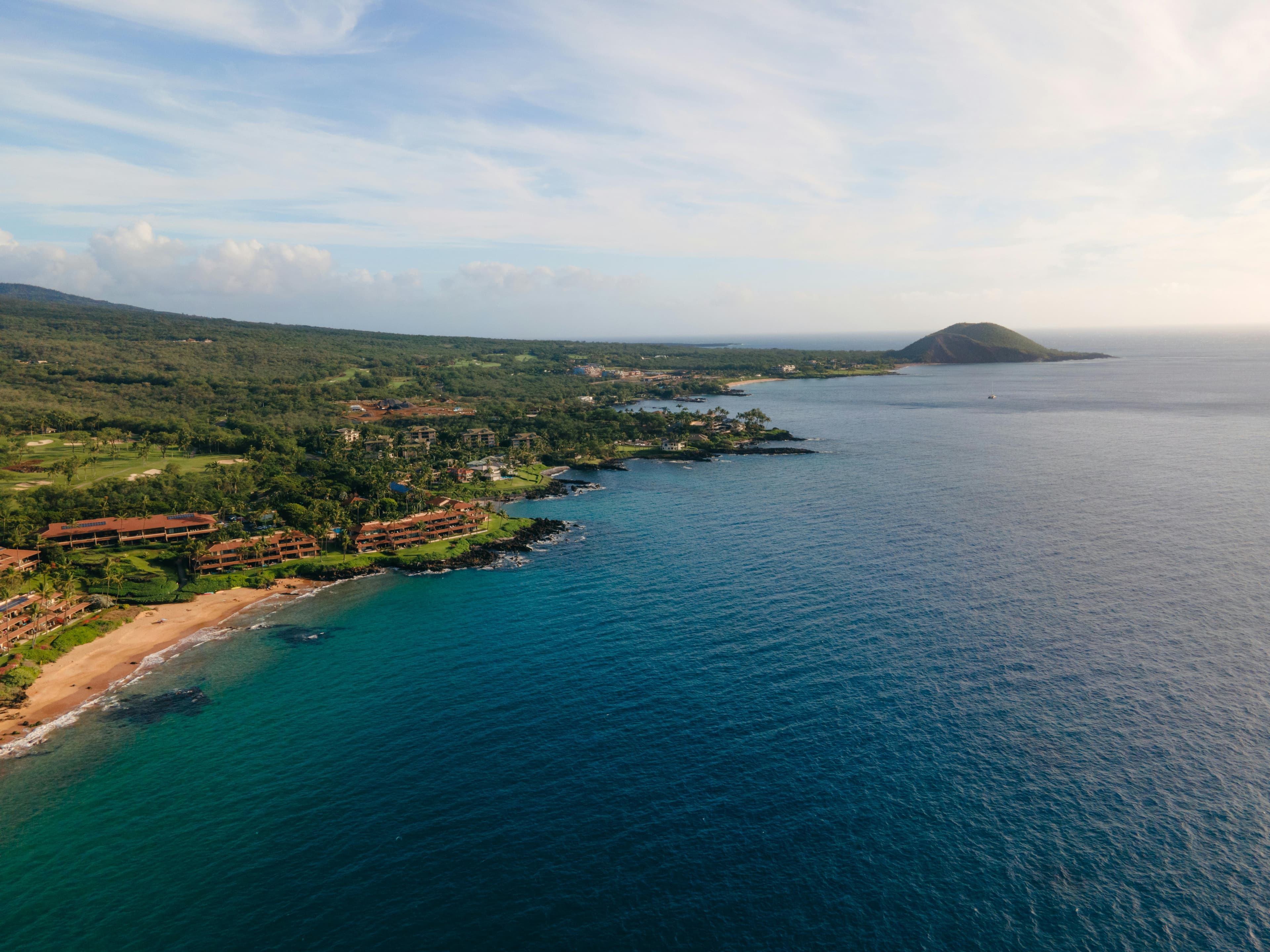 5 Dreamy Days in Maui: Must-See Beaches for Couples Craving Sun, Sand & a Little Adventure curated by Lindsay Callender