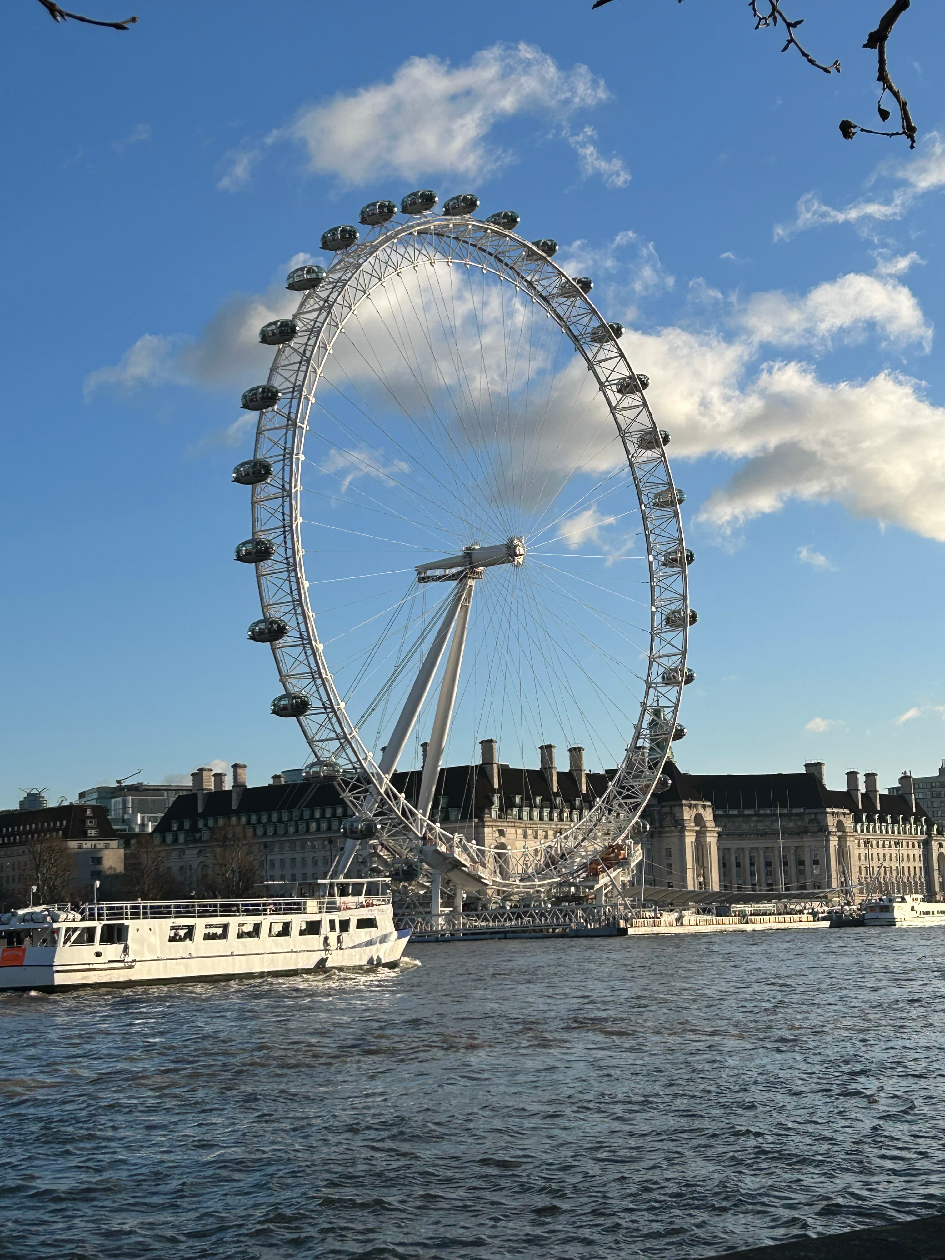 Chic and Cheerful London curated by Claire Bouyssie