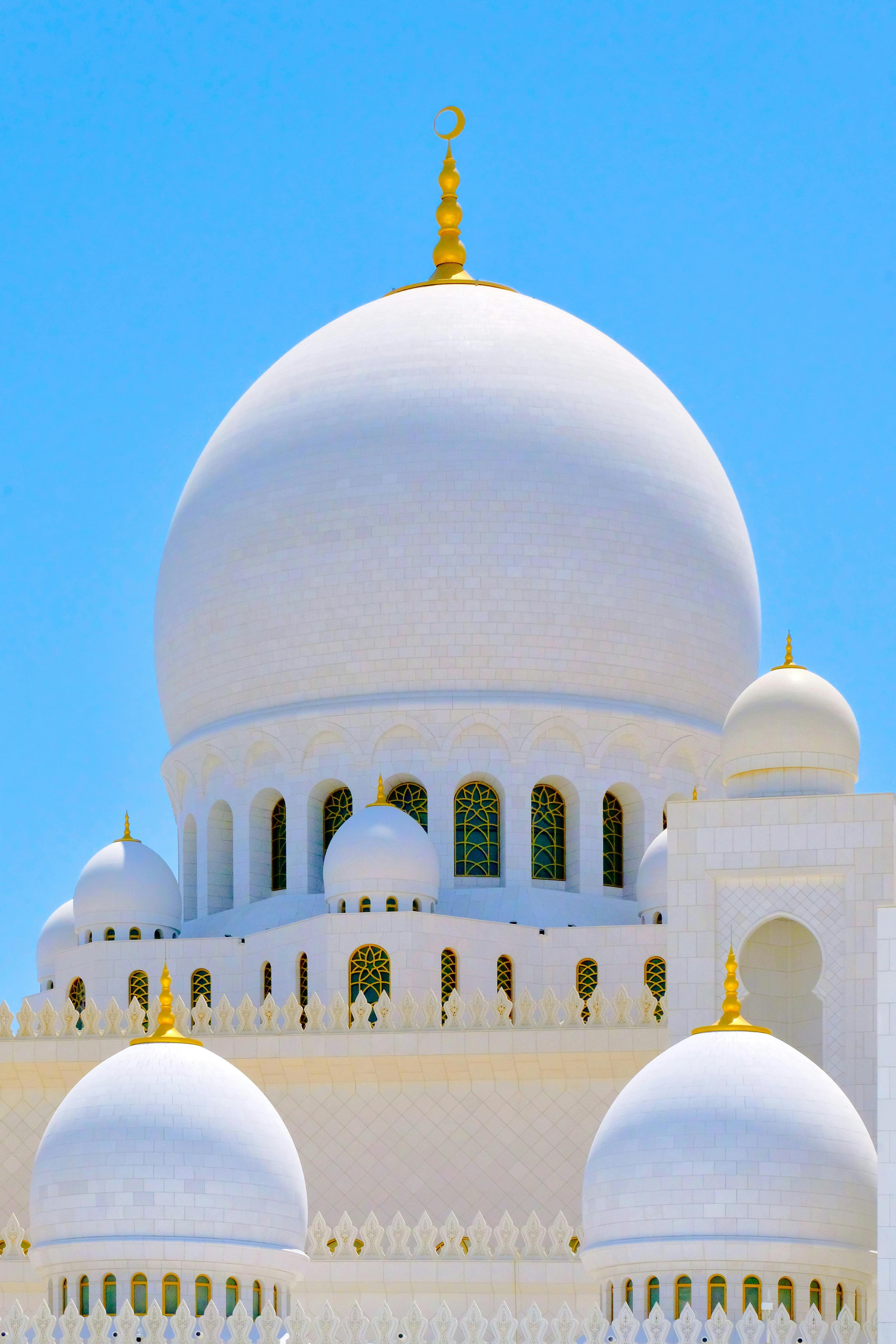 Ultimate Three-Day Abu Dhabi Itinerary for Female Travelers: Culture, Luxury & Desert Adventure curated by Harumi Hammer