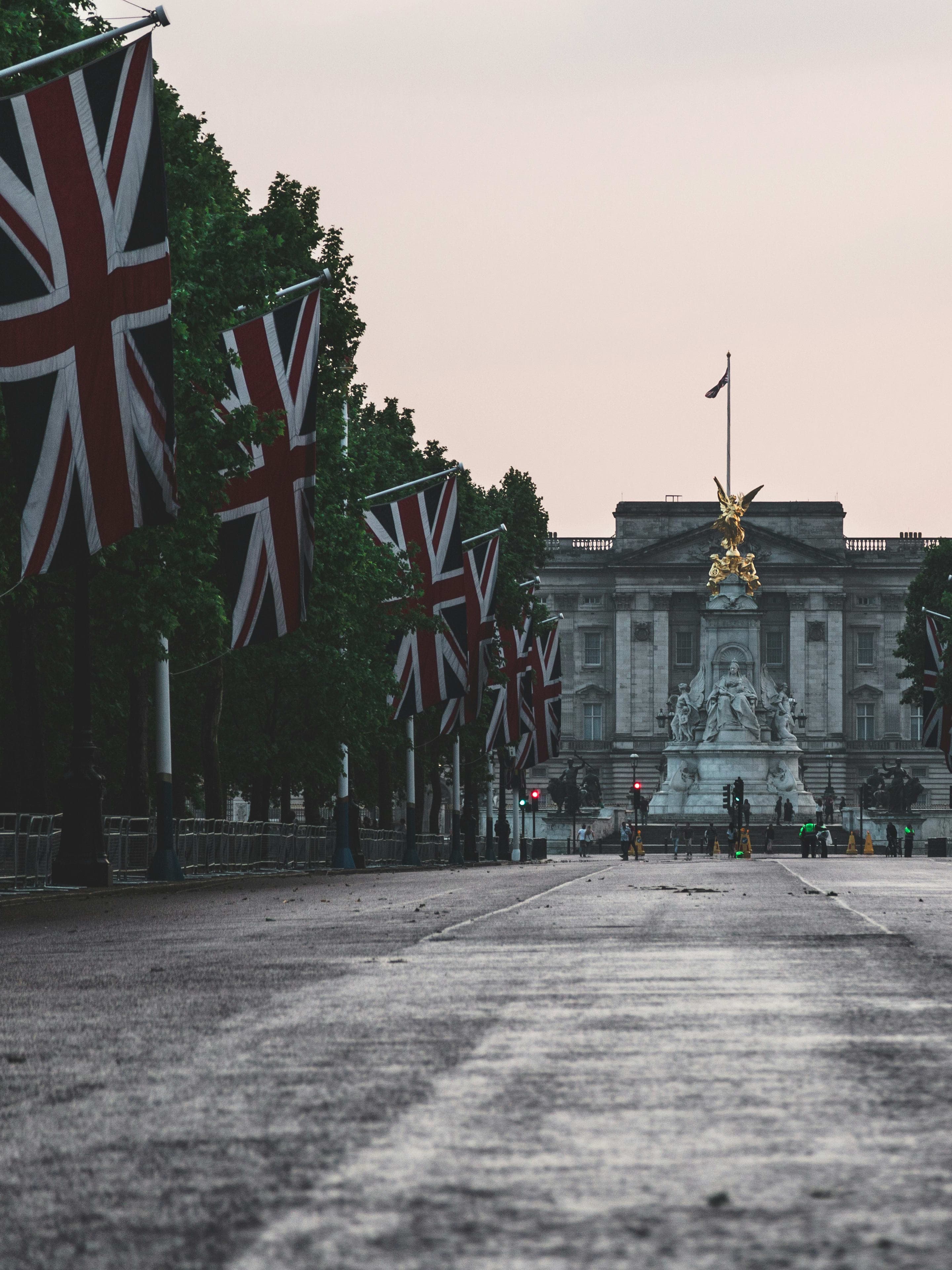 First-Timing London: A One Week, Fandom-Centric Trip curated by Lindsey Spencer