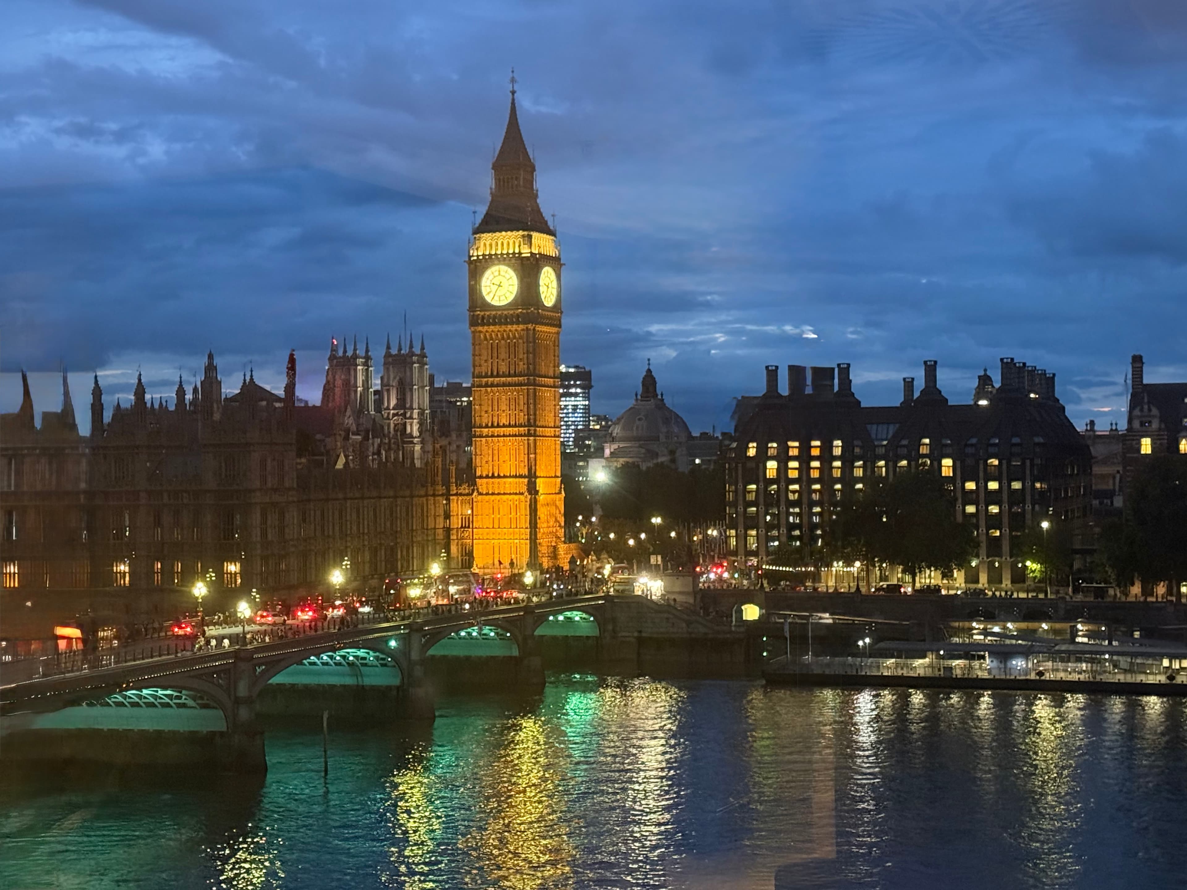 Keep Calm & Carry On: Guide to London with Pre-teens curated by Jenn Hogan