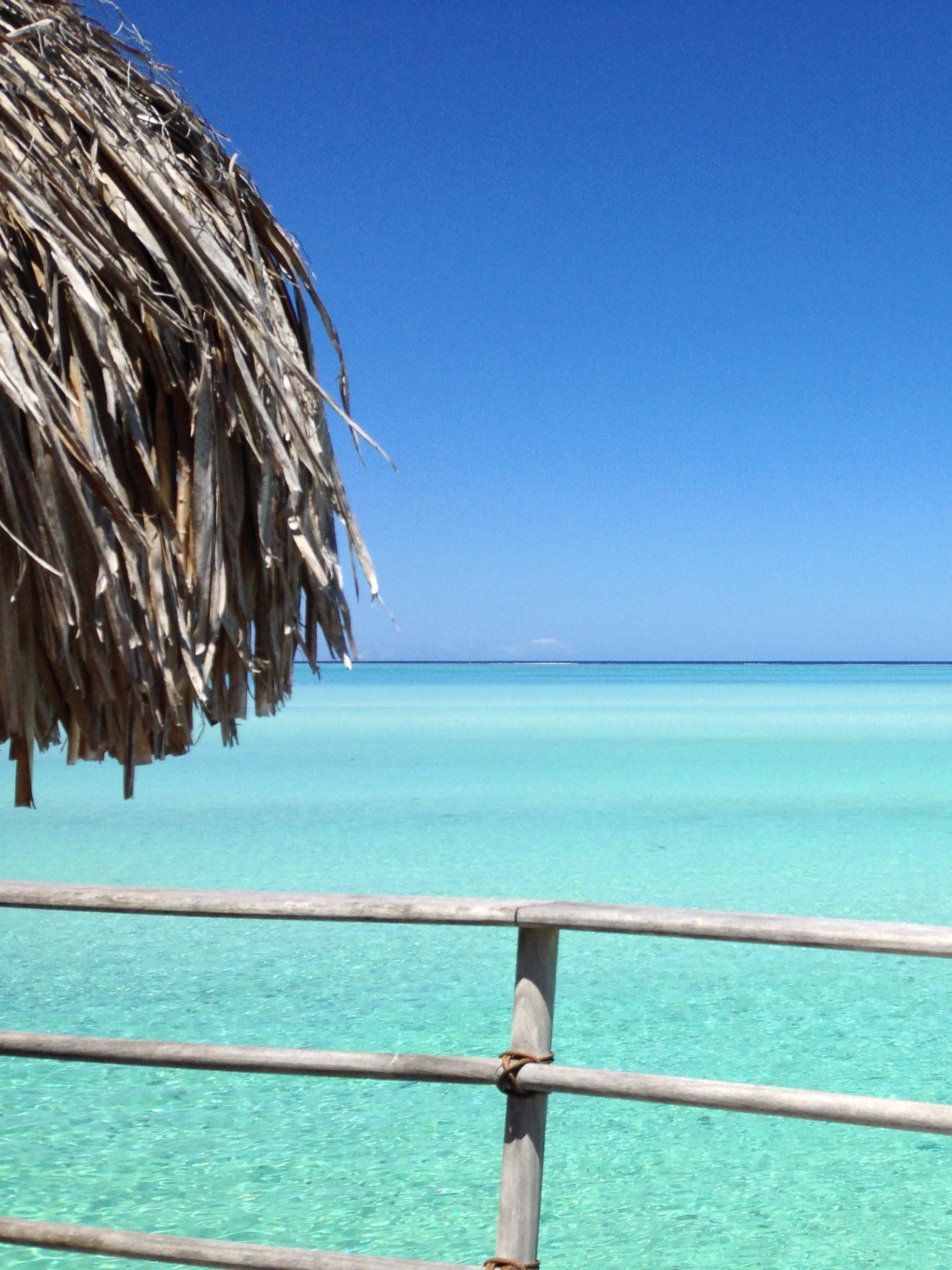 The Best 10 Nights in the World: Tahiti, Moorea & Bora Bora curated by Paula Anning