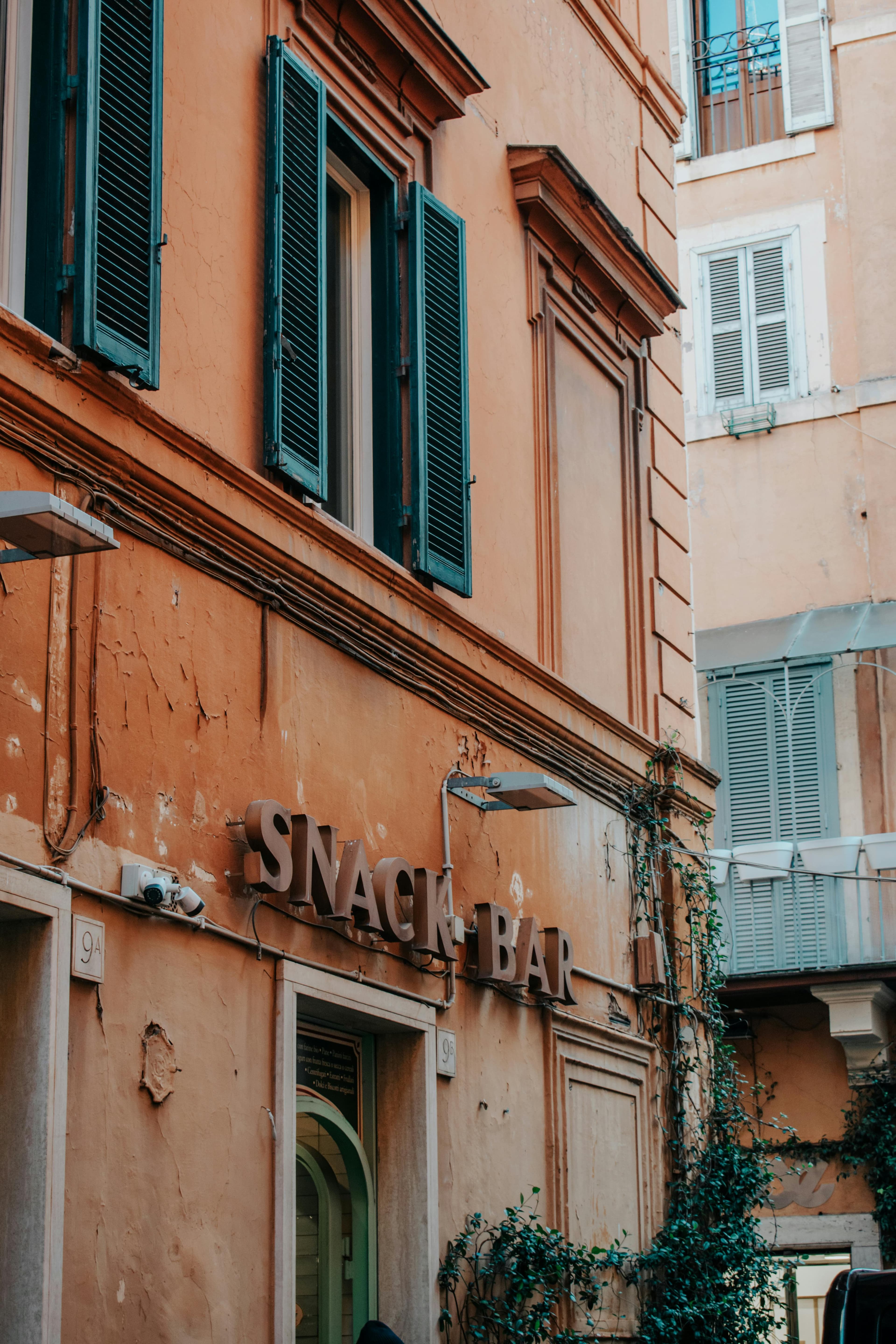 A Taste of Rome on the Go: The Ultimate Street Food Guide curated by Elise Wong