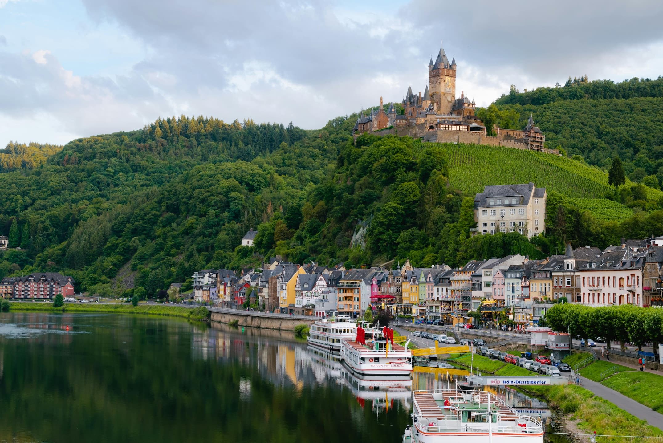 A Slow Week Through the 3-Country Moselle curated by Julie Bizzarri