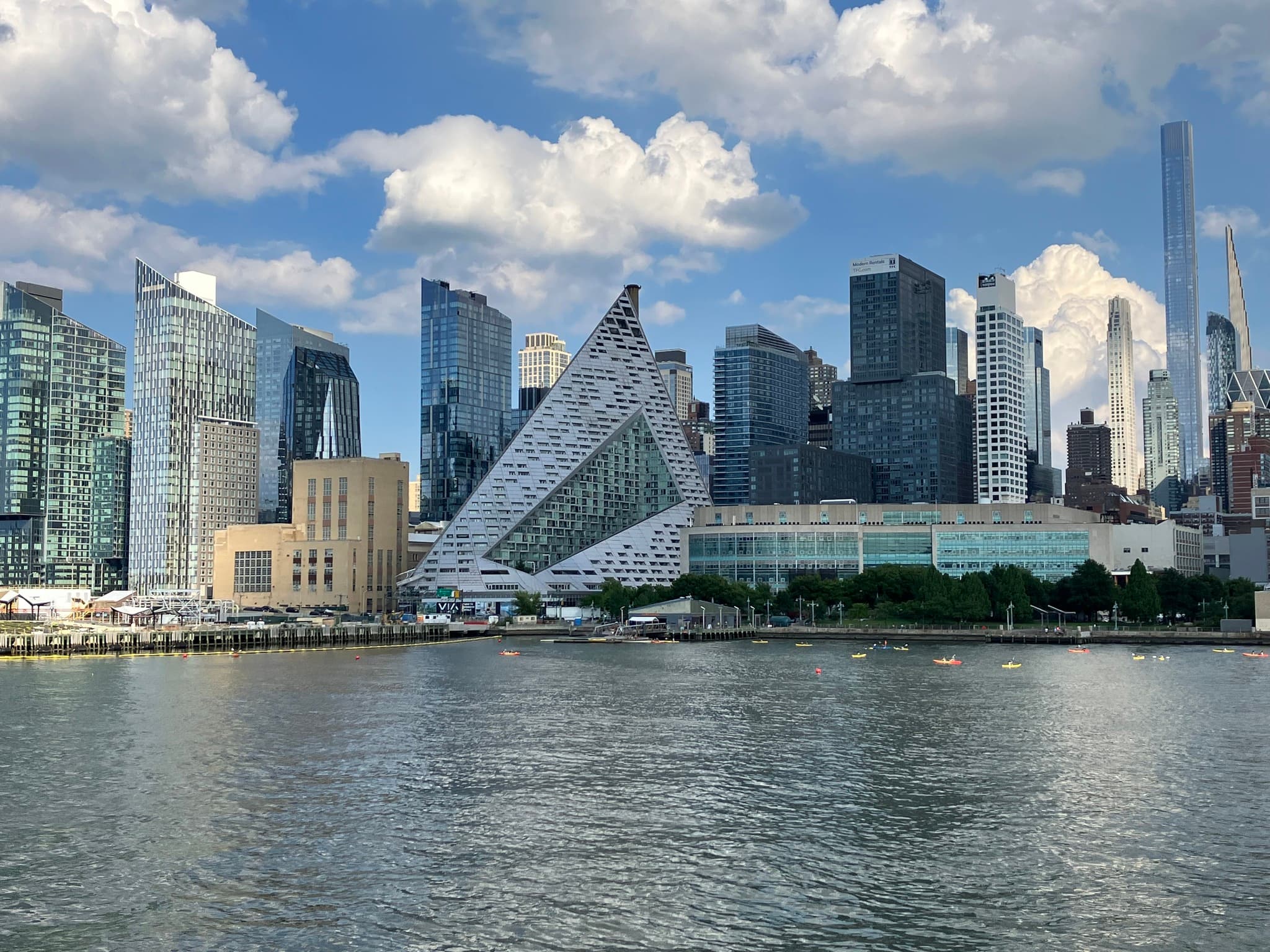 A Guide to (Young) New York curated by Eva Dilmanian