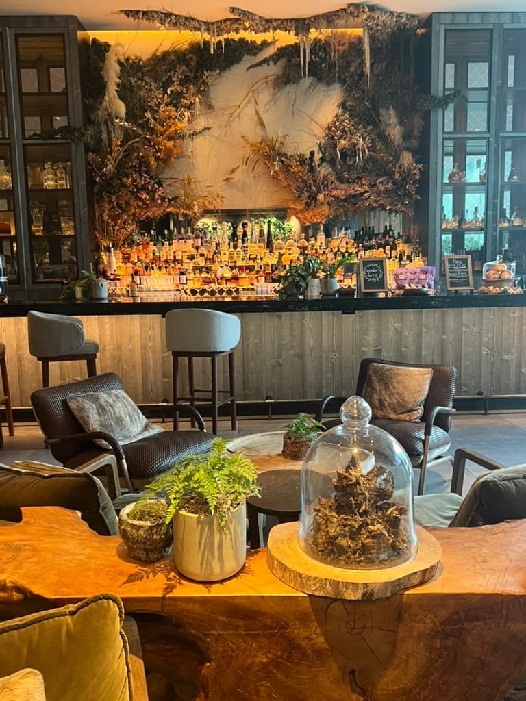 A Chic & Slow Girls’ Weekend in Toronto curated by Joanna Vinick