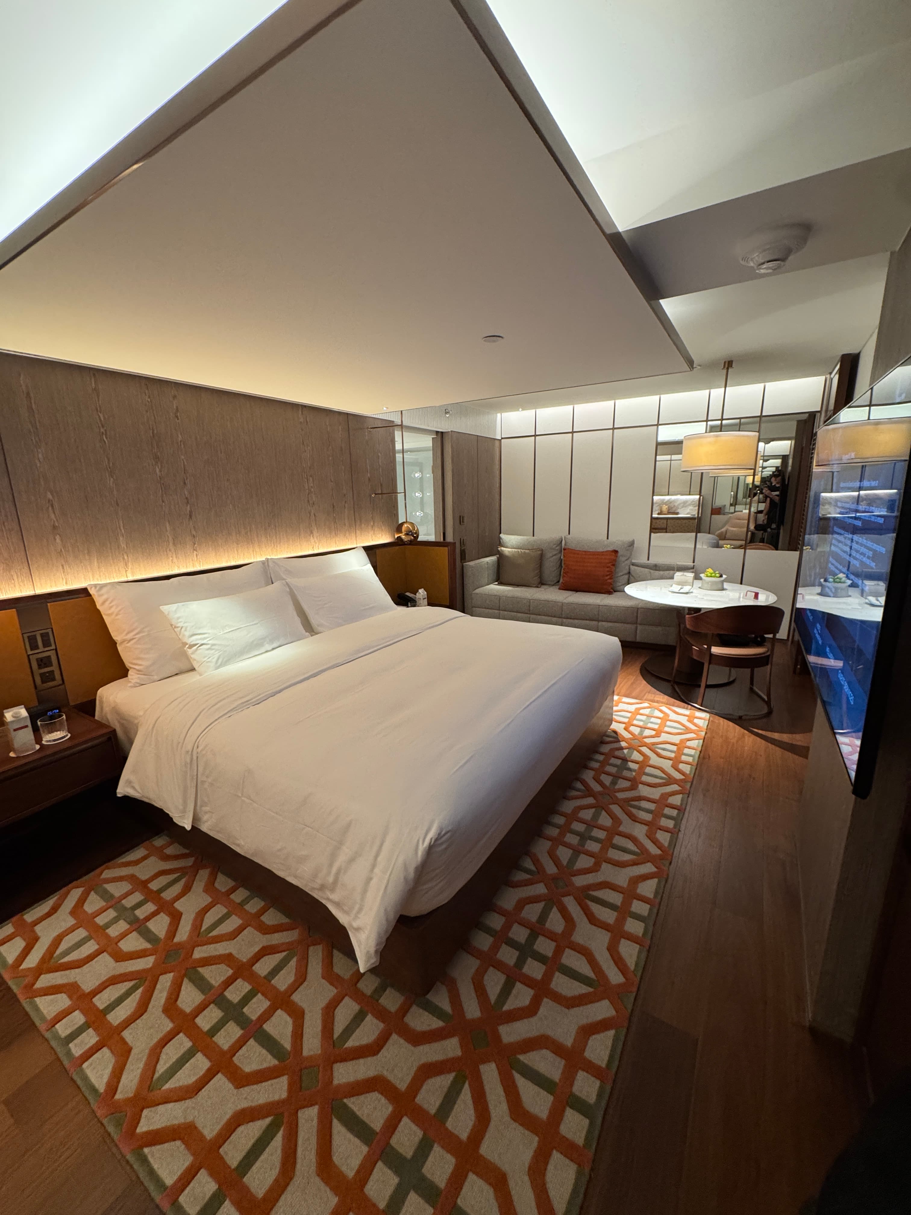 Hotel Highlight: Grand Hyatt Singapore curated by Christopher West