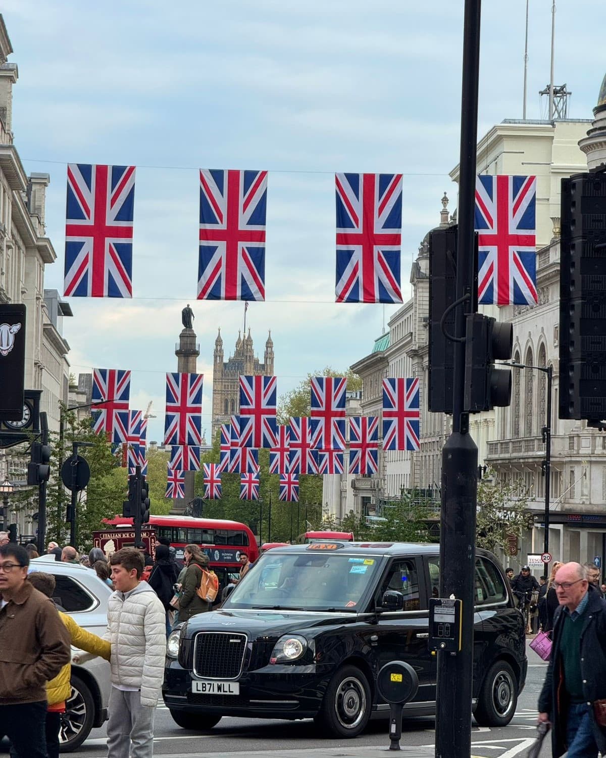 2026 London Travel Guide: Best Museums, Markets and Restaurants curated by Elizabeth Gonzalez