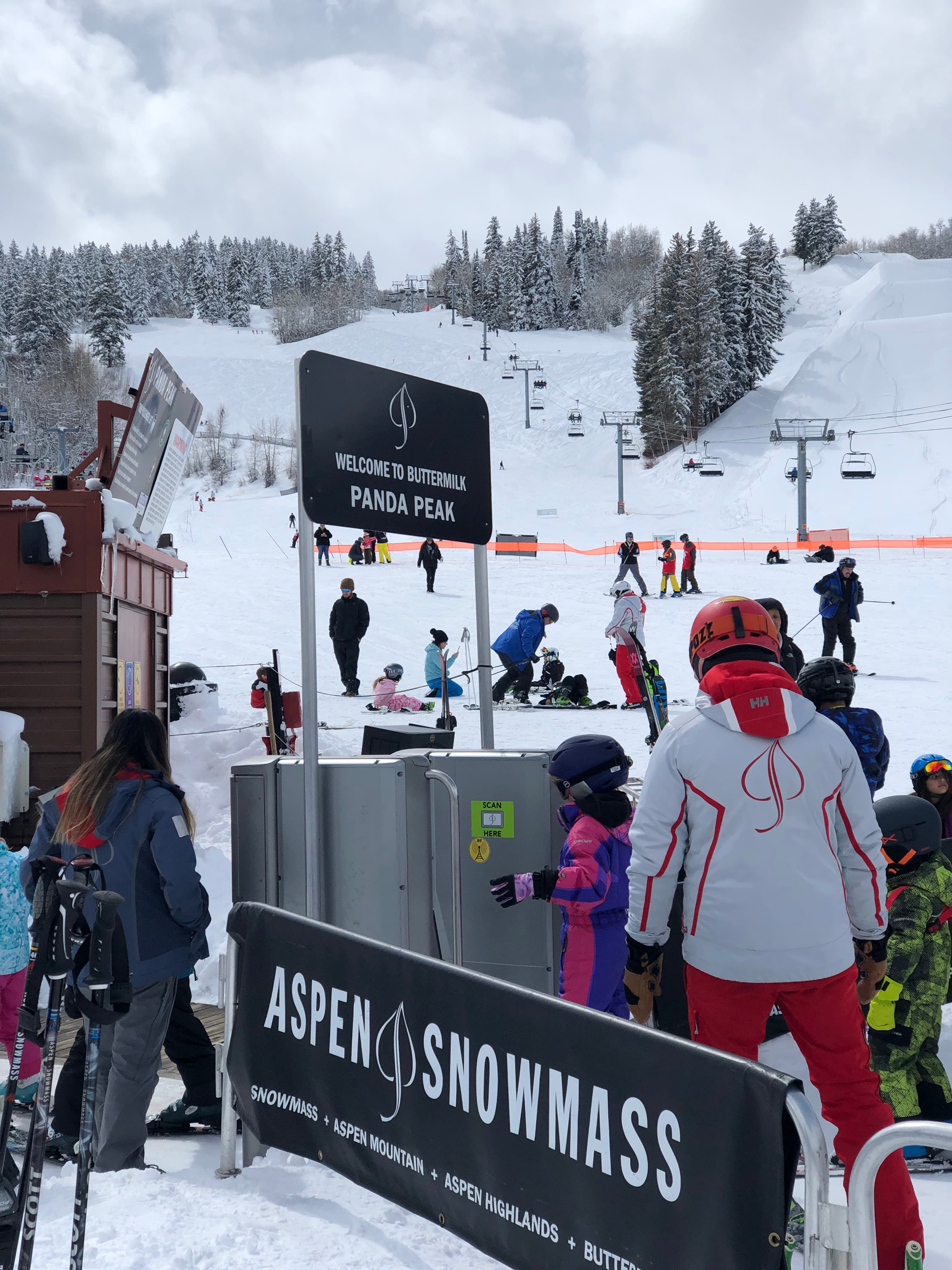 A Girls' Getaway Weekend in Aspen, Colorado curated by Kandice Robins