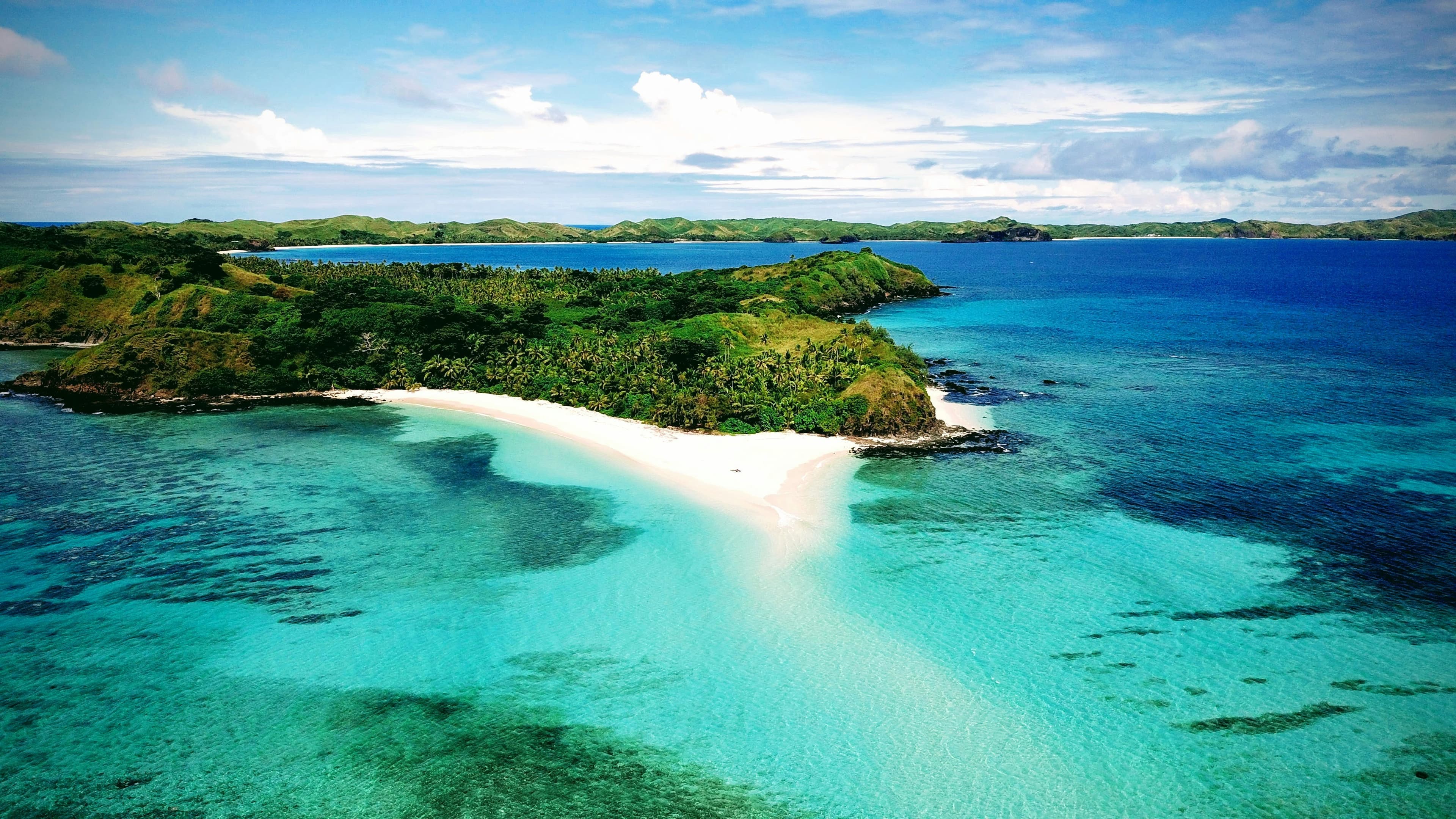 Fiji Luxury Island-Hopping & Cruise Guide curated by Lauren Anderson