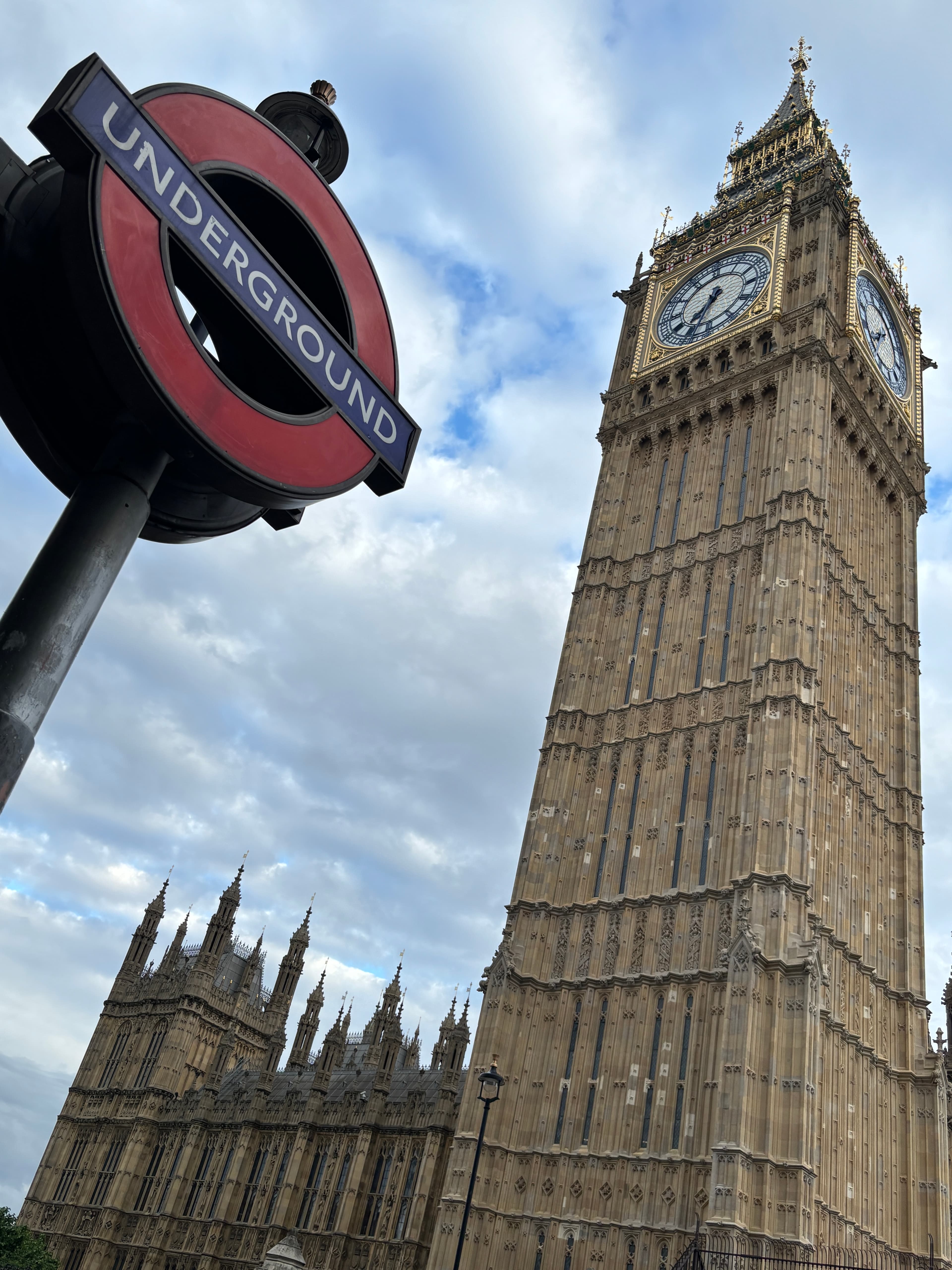 A First-Timer's Guide to London curated by Meredith Bagdazian