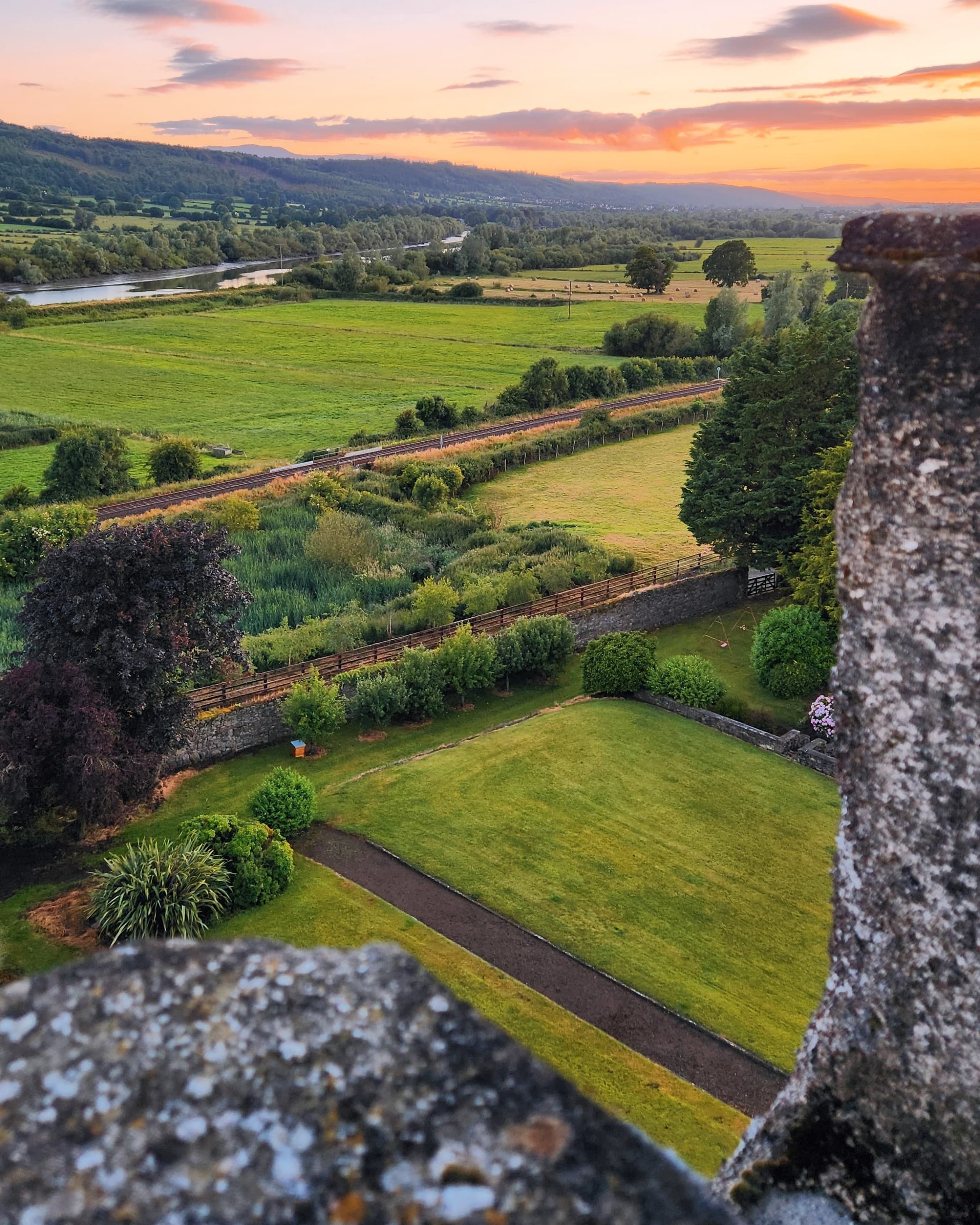 Emerald Isle Essentials: A 10-Day Journey Through Castles, Coast & Countryside curated by Emily Smith