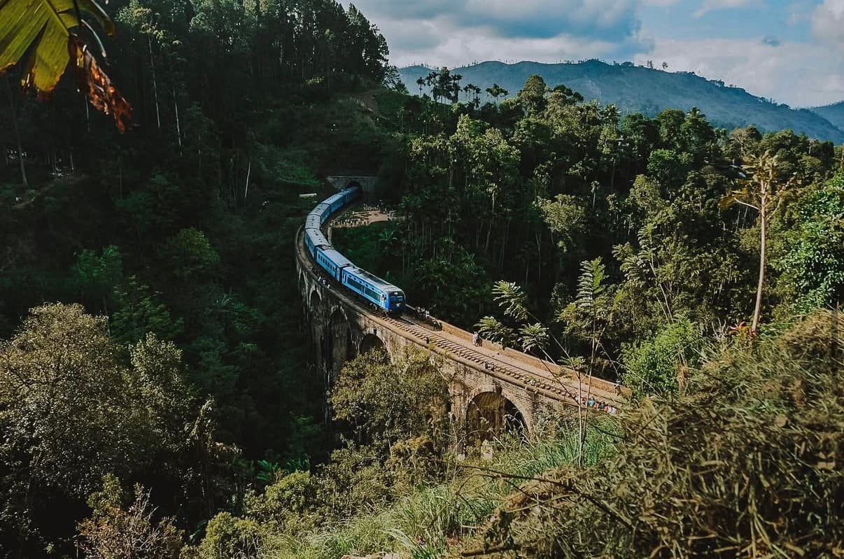 Ella, Sri Lanka: An Adventure-First Guide to Tea Trails, Waterfalls & Mountain Air curated by Alexana Rotunda