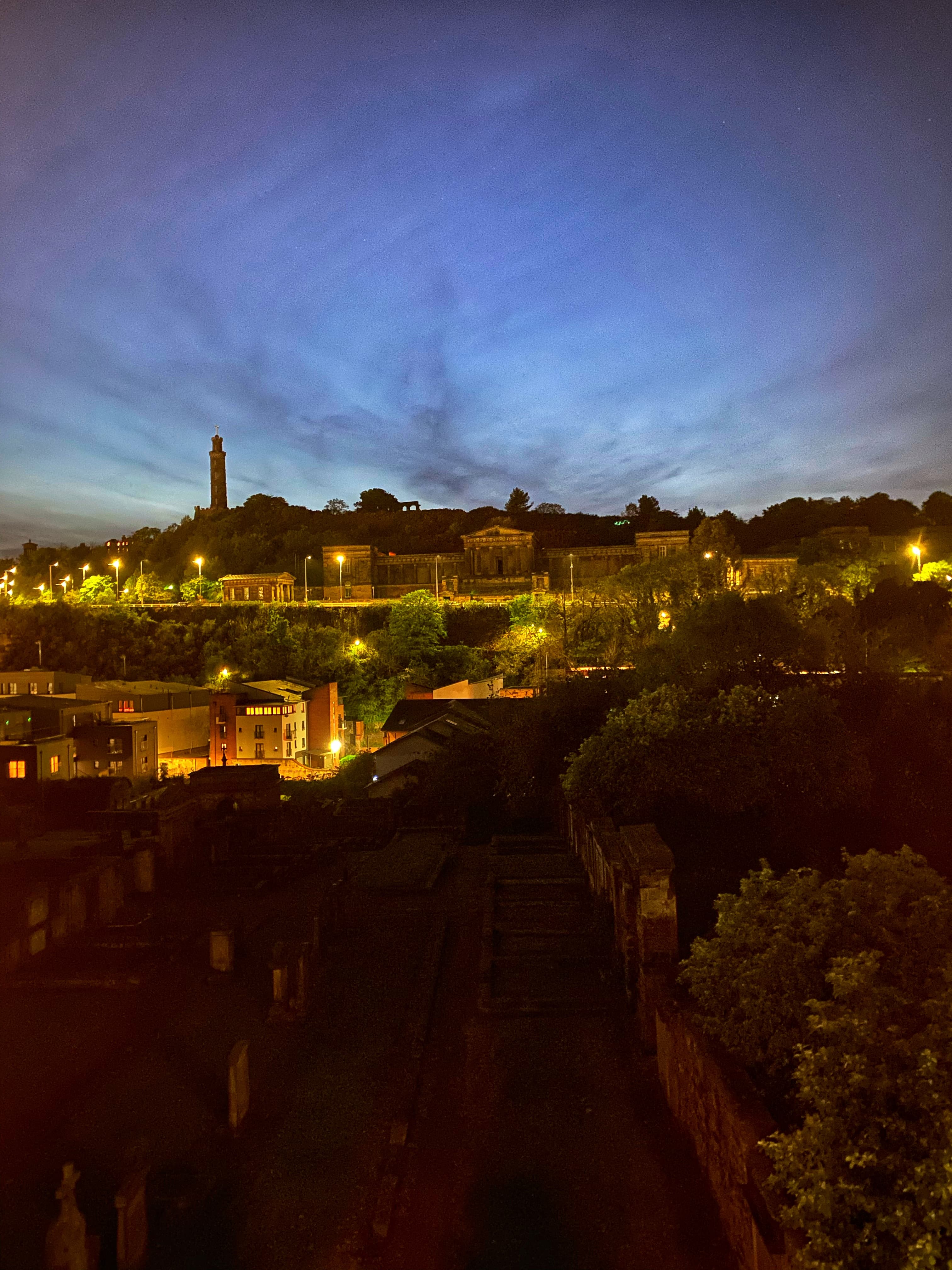 3 Days in Edinburgh: A Casual Guide to Doing It Properly curated by Bijoy Shah