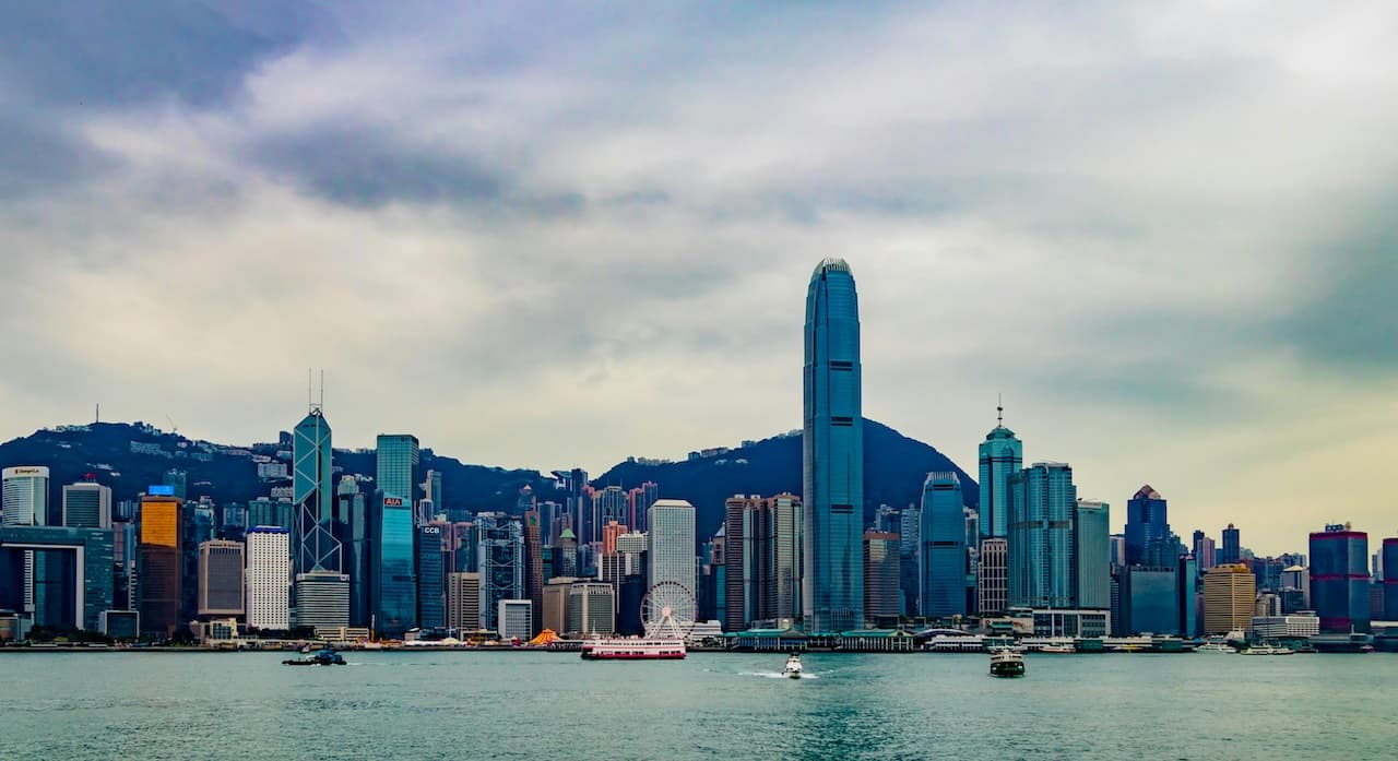Hong Kong: Where to Stay, Eat & Explore curated by Osiris Martinez