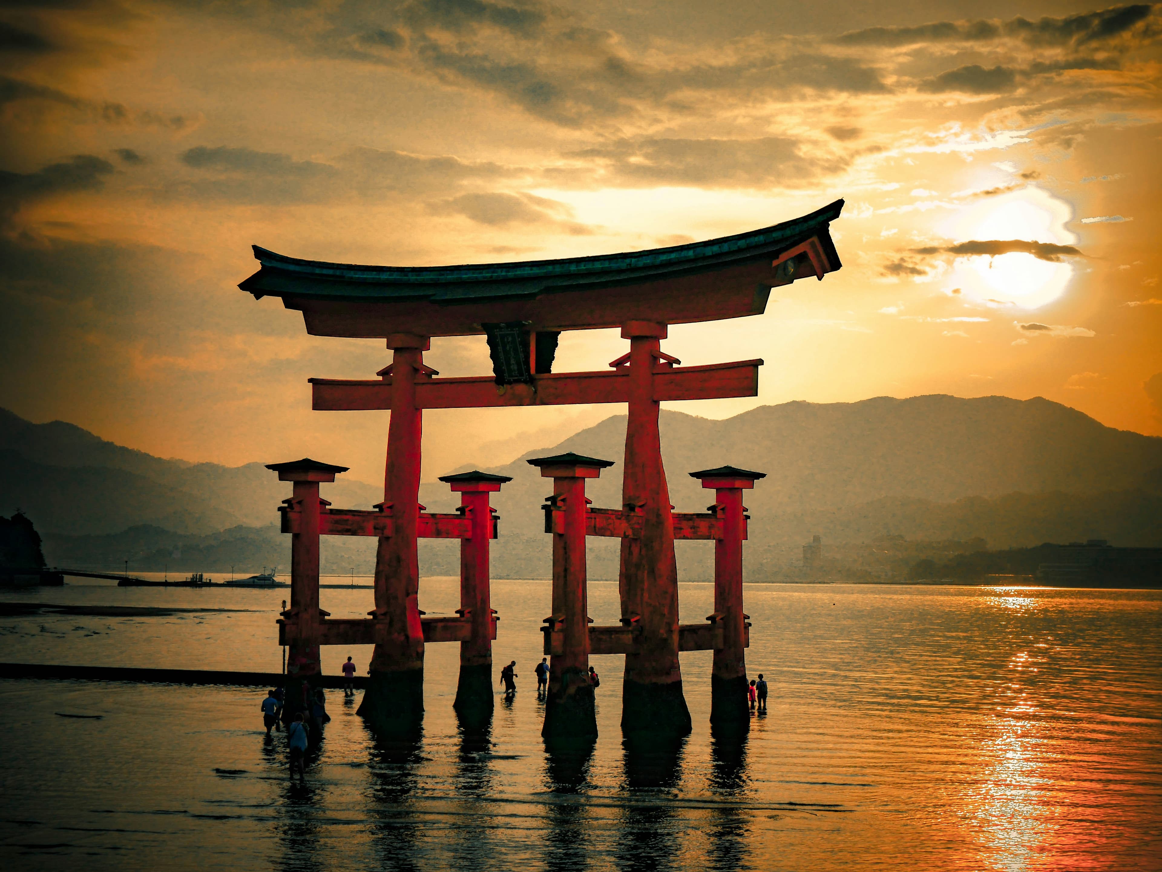 Hiroshima & Miyajima Travel Guide: Culture, Food & Day Trips in Western Japan curated by Nicole Todd