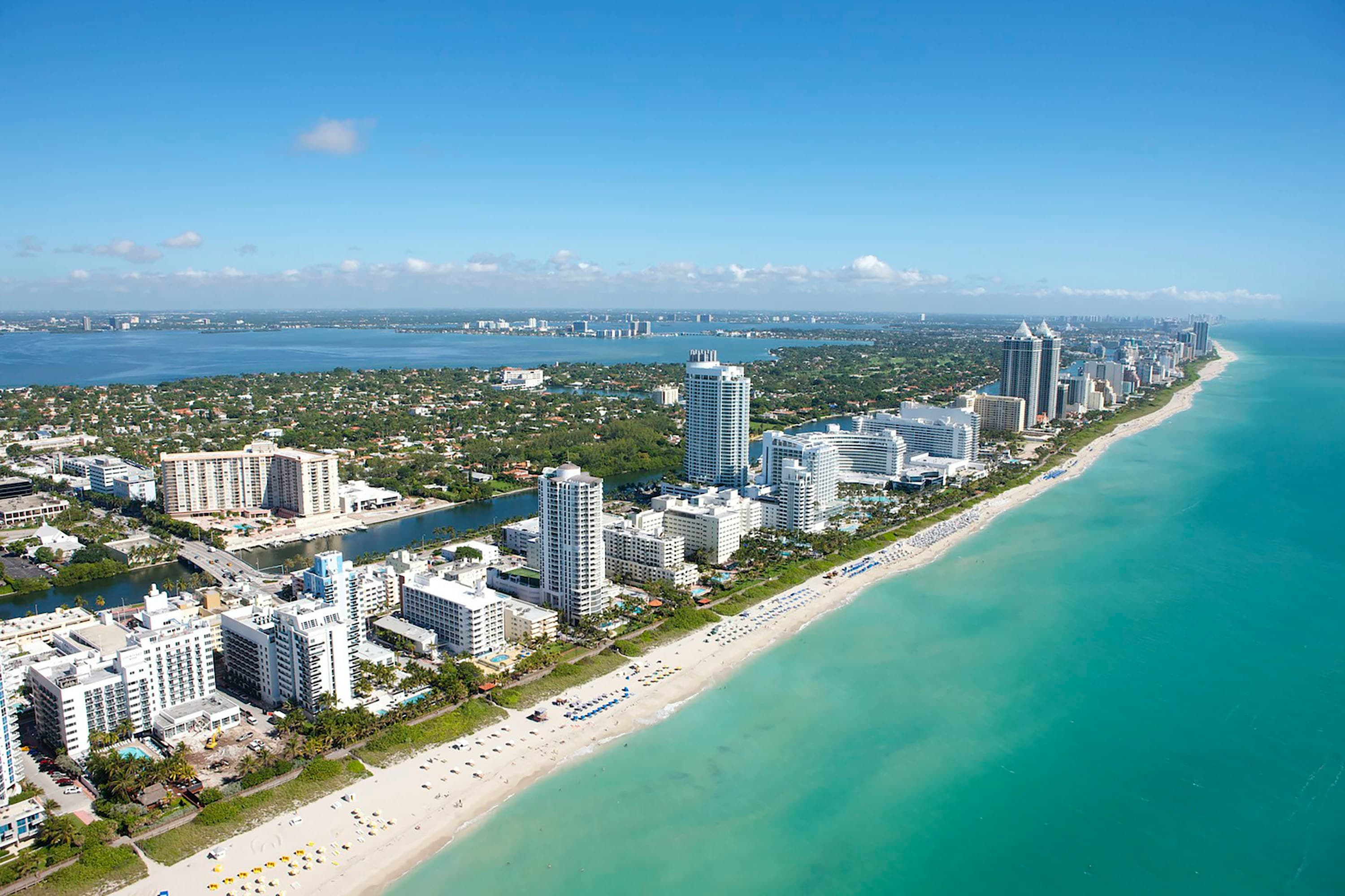 Greystone Glamour: Discovering Miami Beach’s Chic Escape at Hotel Greystone curated by Meghan Spezzano