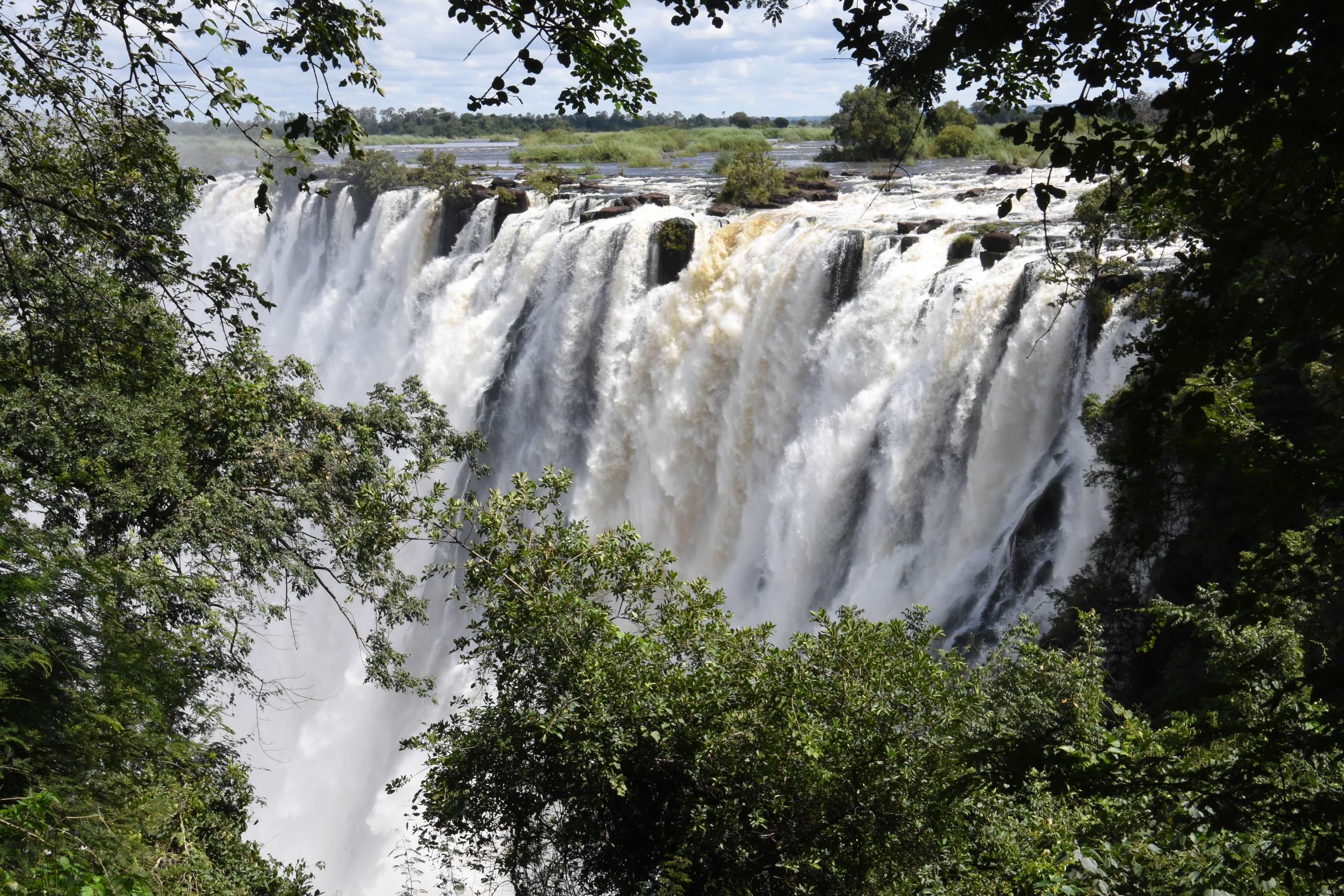 When to Go to Victoria Falls, Zambia: Rainy Season or Dry Season? curated by Jennifer Redman