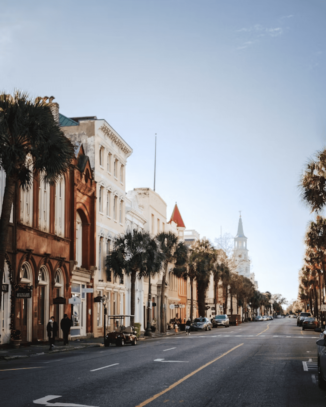 Local Favorites for Staying in Downtown Charleston curated by Delaney McLernon