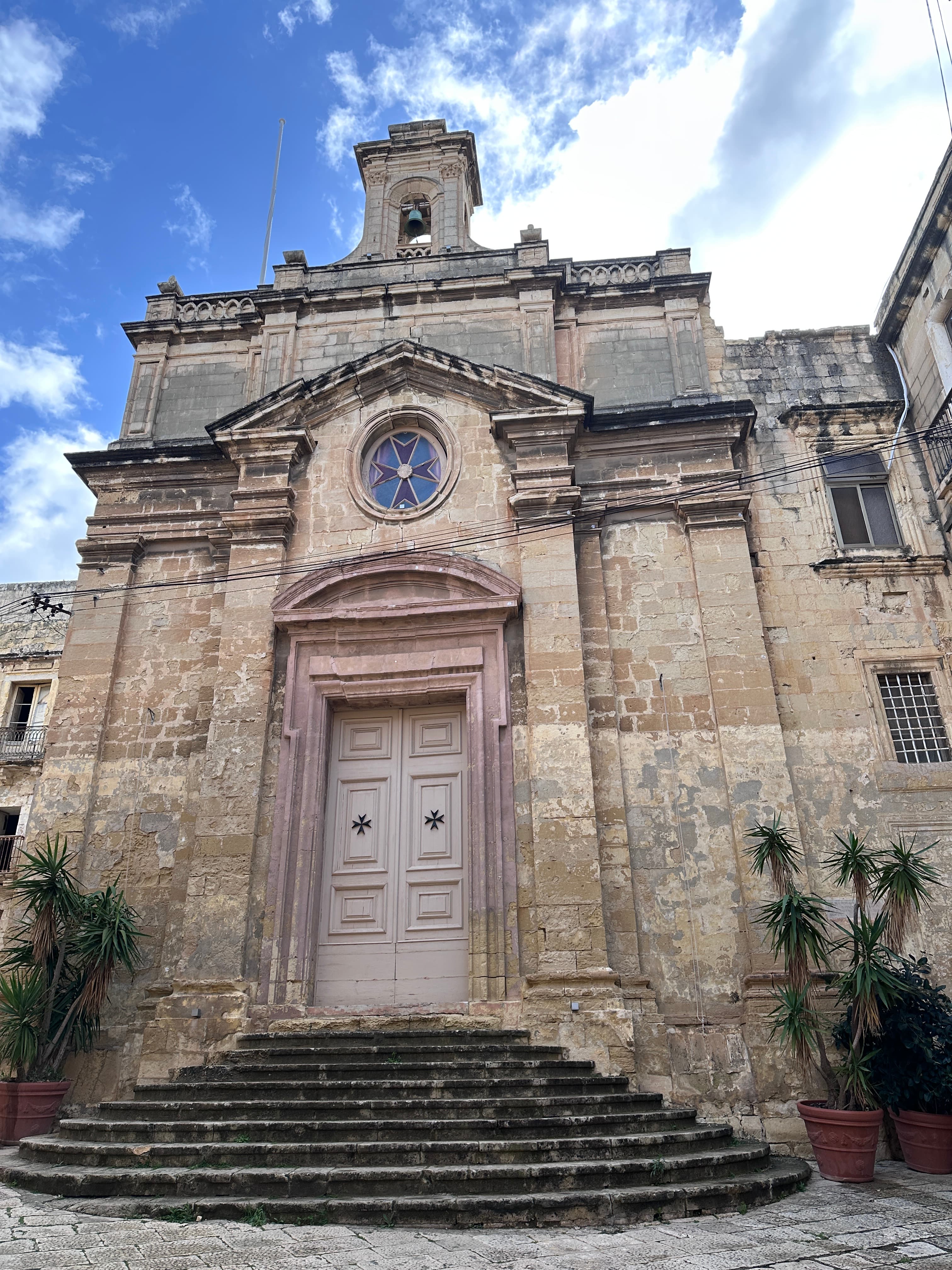 Malta With Kids: A Family-Friendly Guide to Valletta, Gozo & More curated by Ashley Whipple
