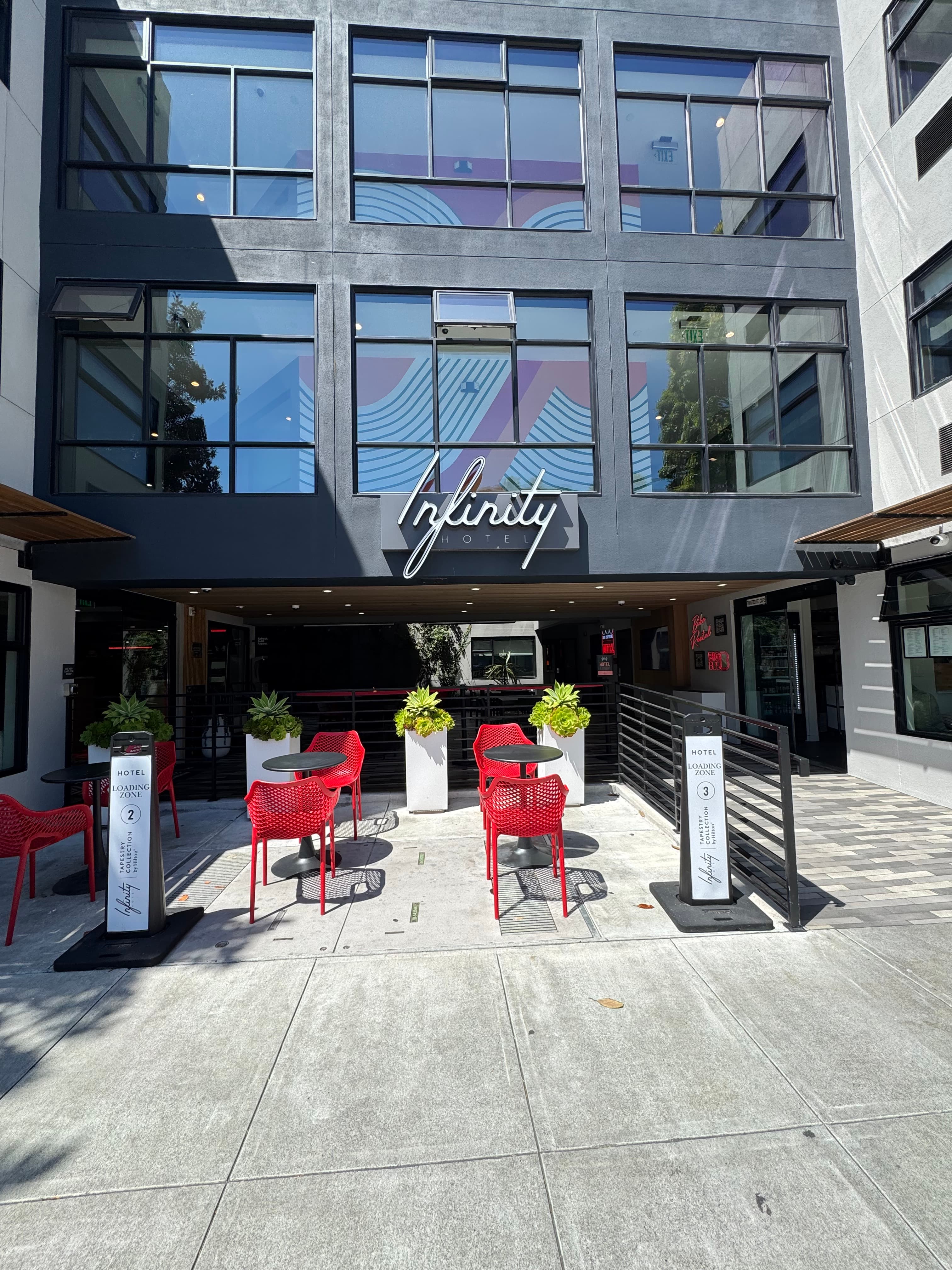 Boutique Vibes & Hilton Perks: An Overnight at Infinity Hotel San Francisco curated by Sarah Sanders