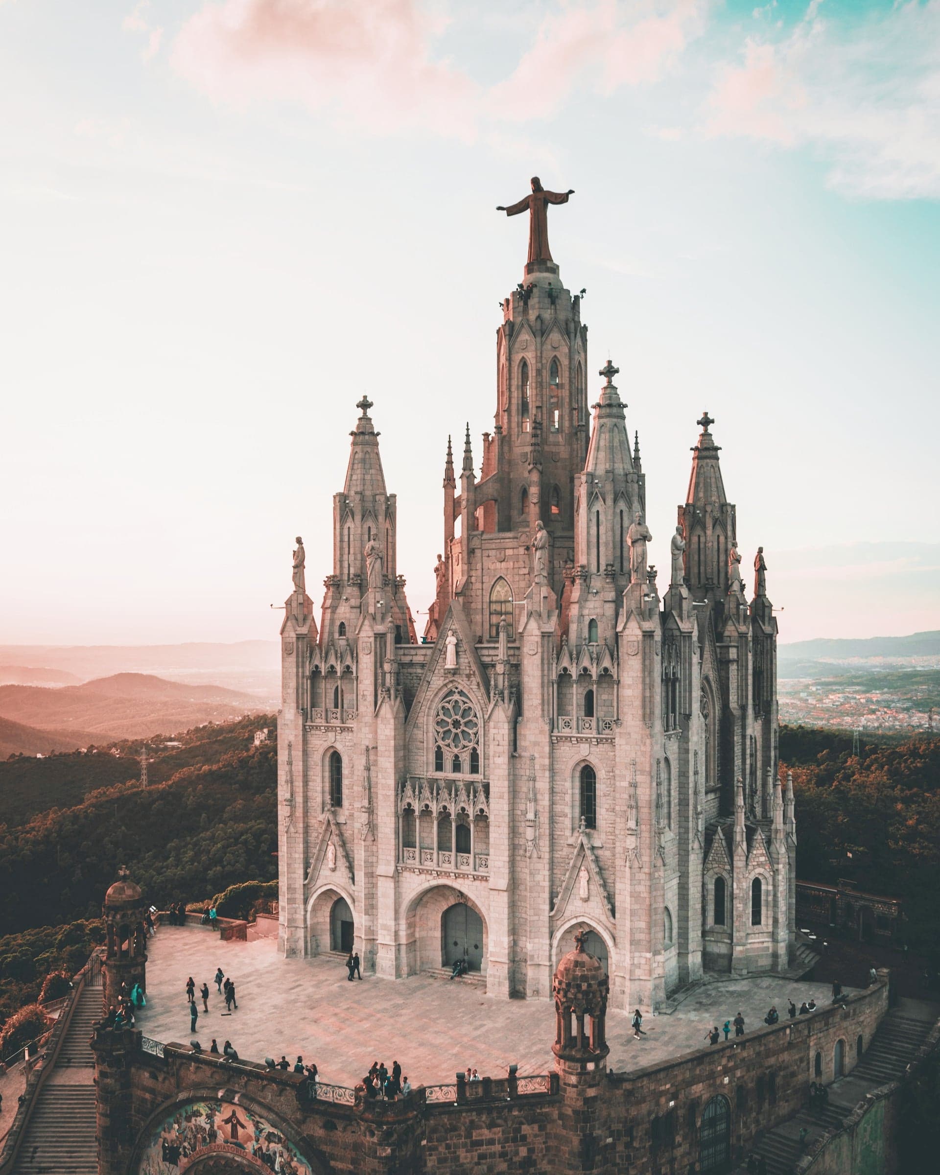 A Perfect Few Days in Barcelona: The Ultimate Guide to Barcelona, Spain curated by Amber Krakowski