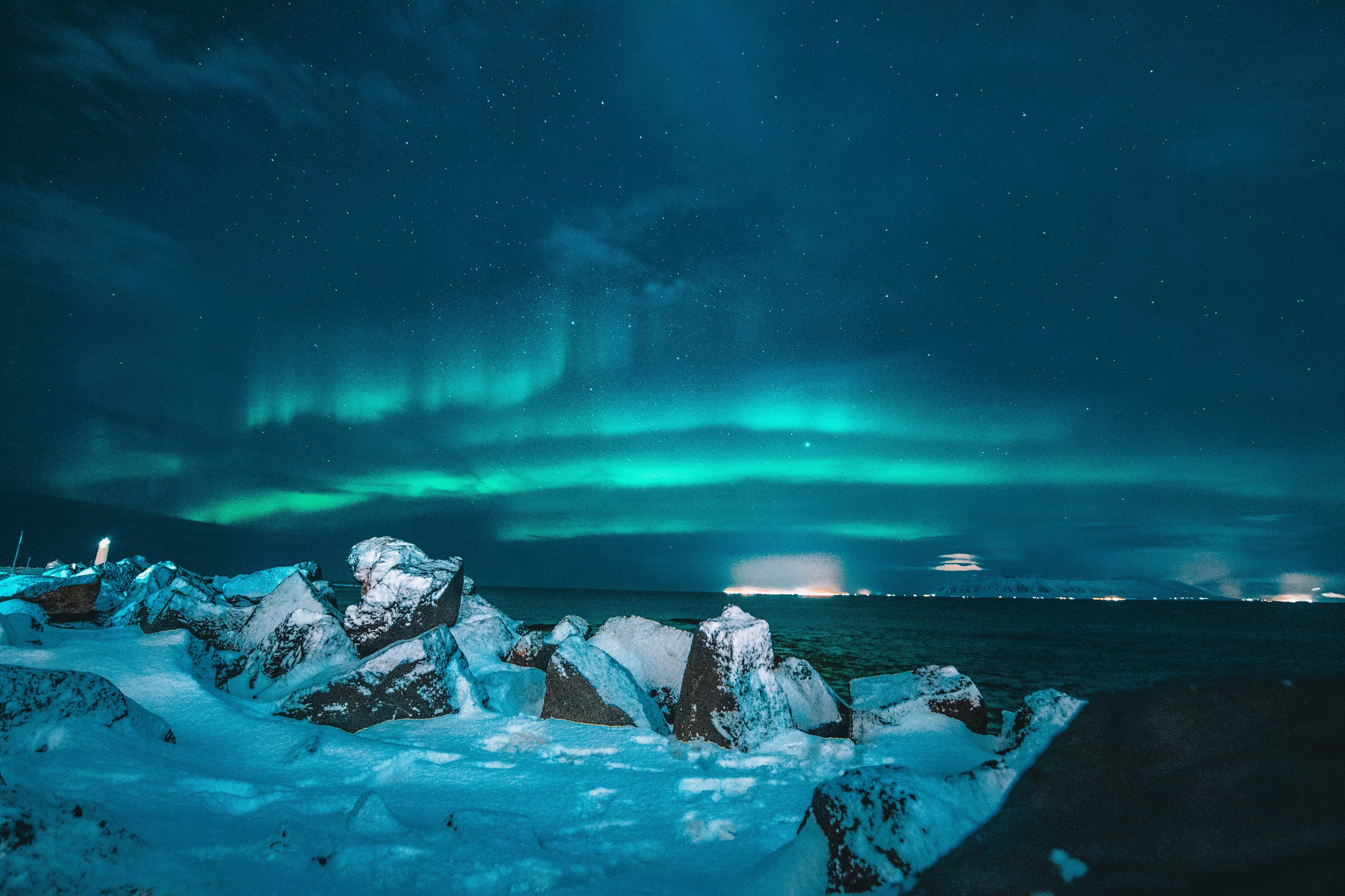 Iceland: Planning Your Trip to the Land of Fire and Ice curated by Brent Conners