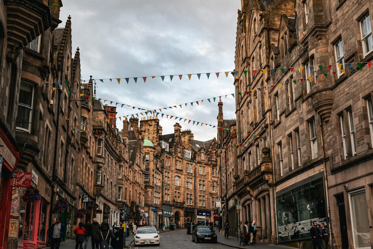 Where Every Street Tells a Story: Your Guide to Edinburgh curated by Abbie Blair