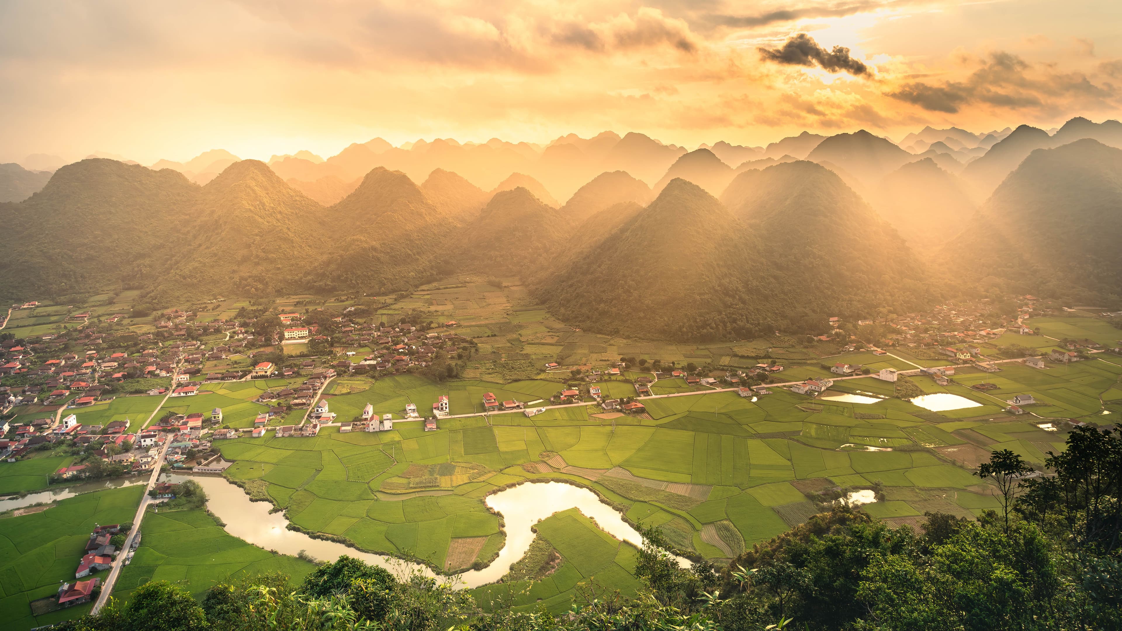 Beauty and Contrasts: An Epic Journey Through Vietnam curated by Stephanie Bloom