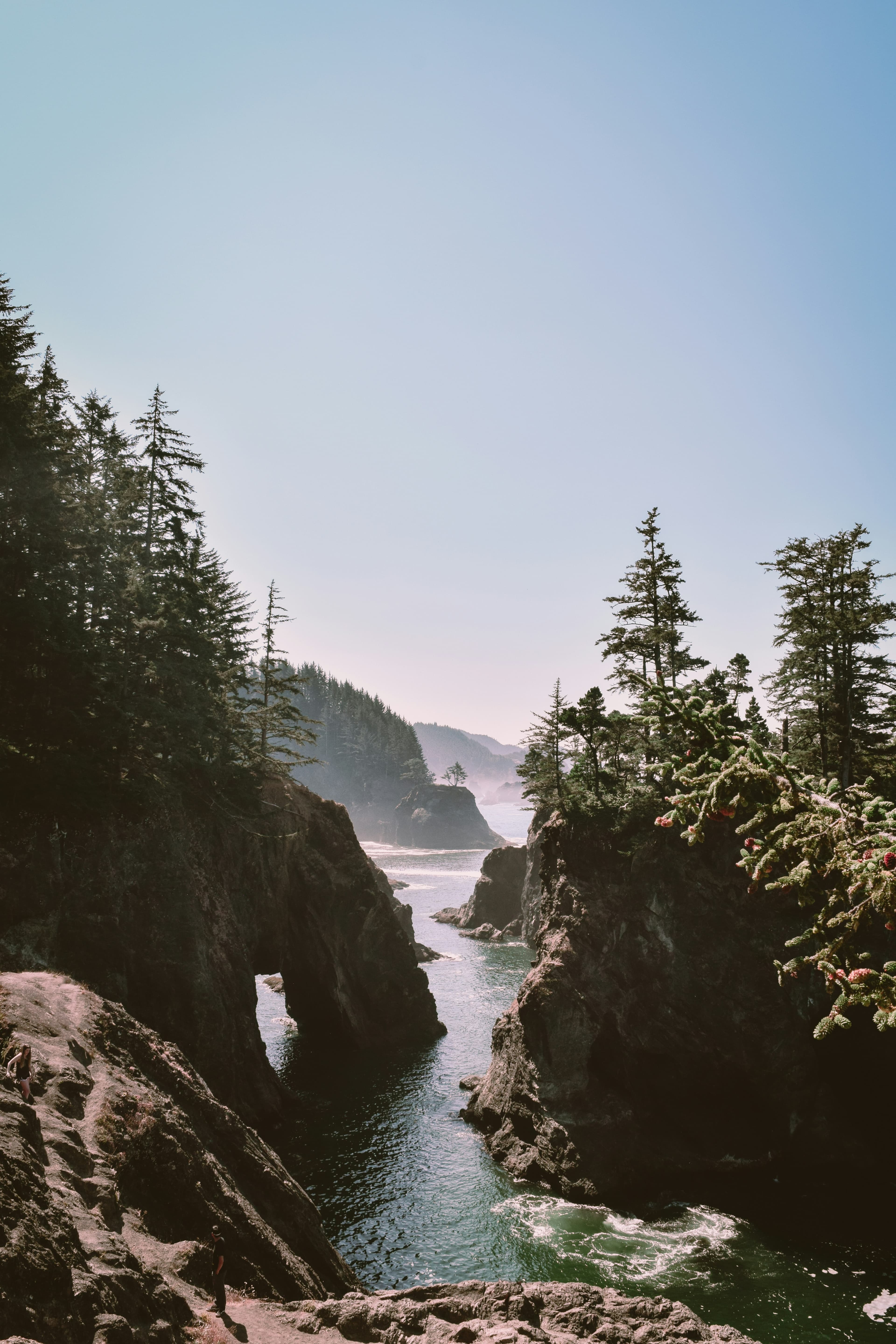My 1,000-Mile Oregon Road Trip: A Highway 101 & Redwoods Itinerary curated by Maggie Pecorino