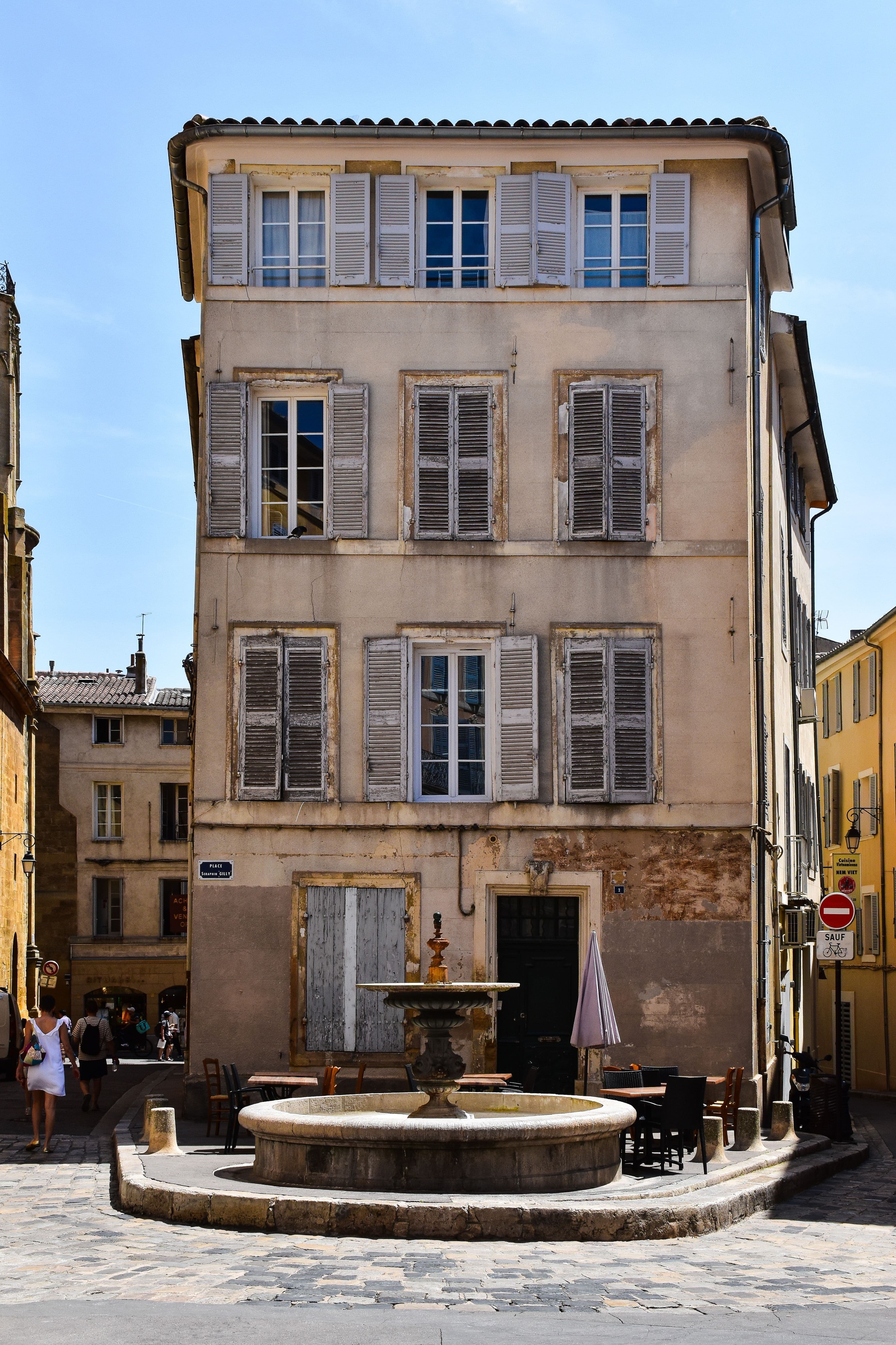 The Art of a Provençal Honeymoon: Private Moments, Beautiful Stays & Unhurried Days curated by Rebecca Hanson