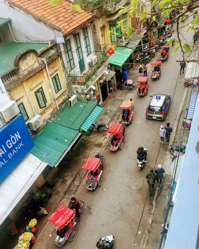 Beautiful view of a city street with rickshaws 