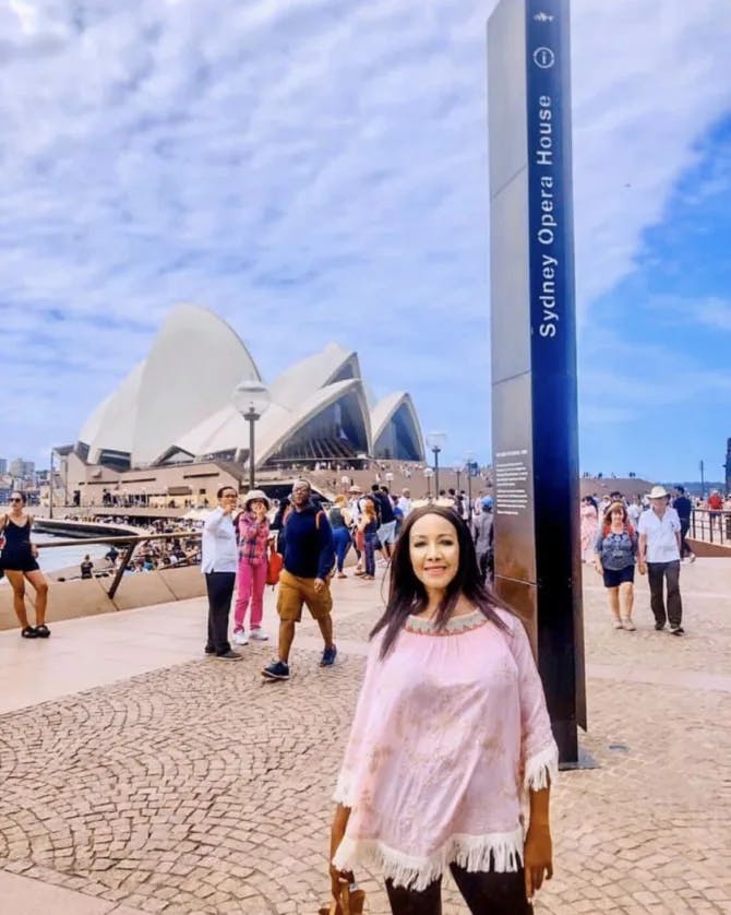 Picture of Lynelle at Sydney Opera House