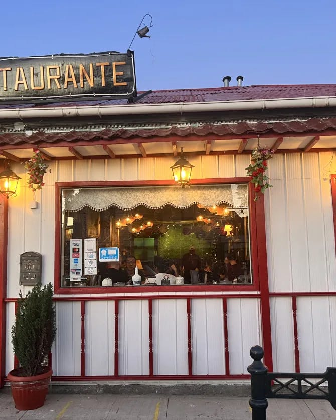Picture of a restaurant