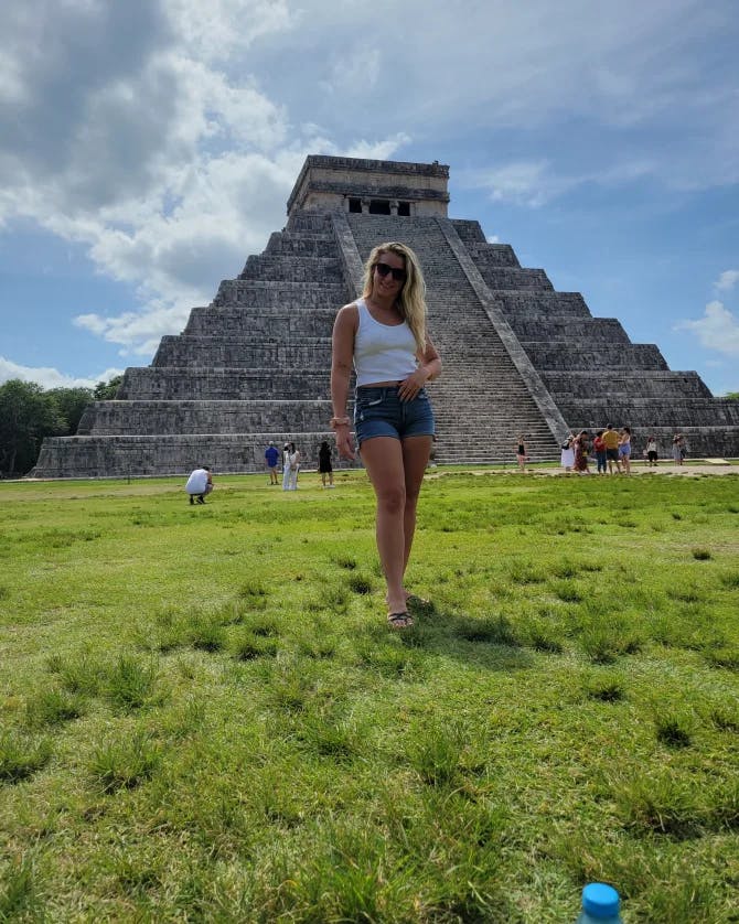 Picture of Brittany at Chichén Itzá